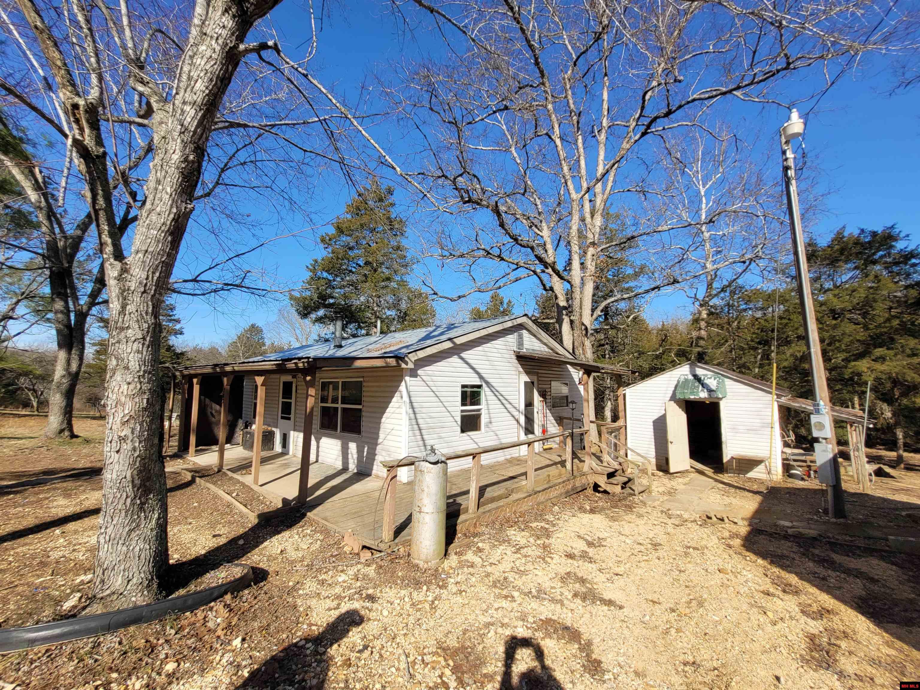 282 E ROCK CLIFF DRIVE Hardy, AR