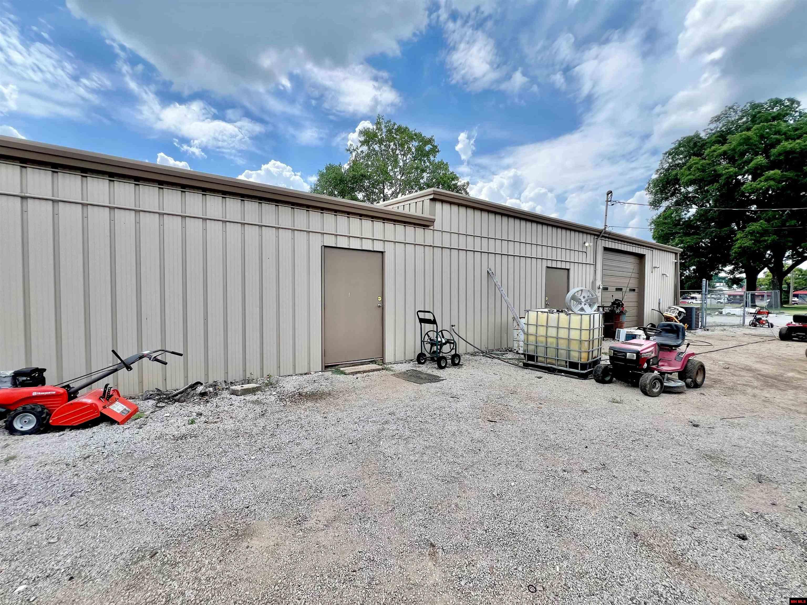 1309 BRADLEY DRIVE Mountain Home, AR