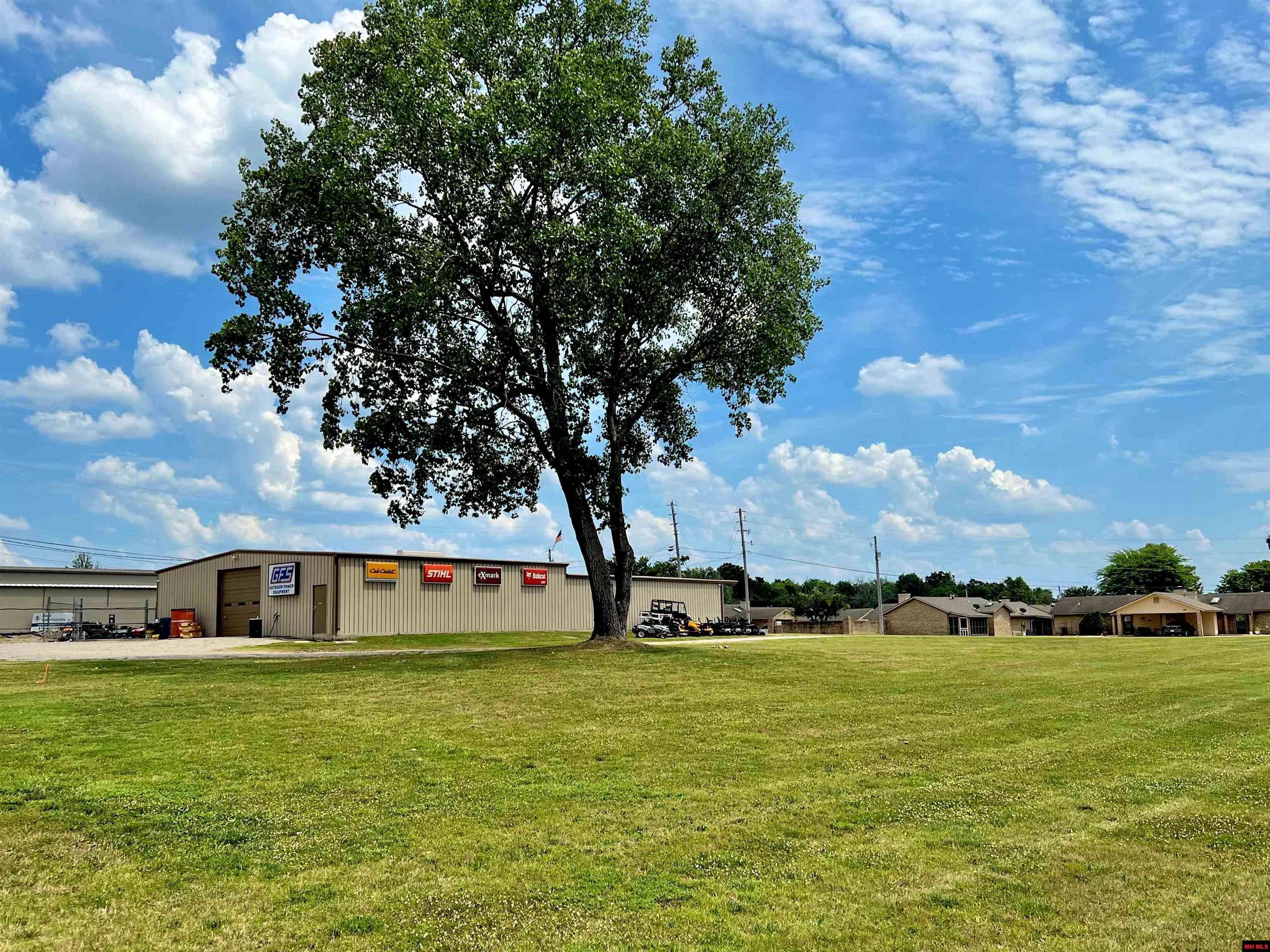 1309 BRADLEY DRIVE Mountain Home, AR