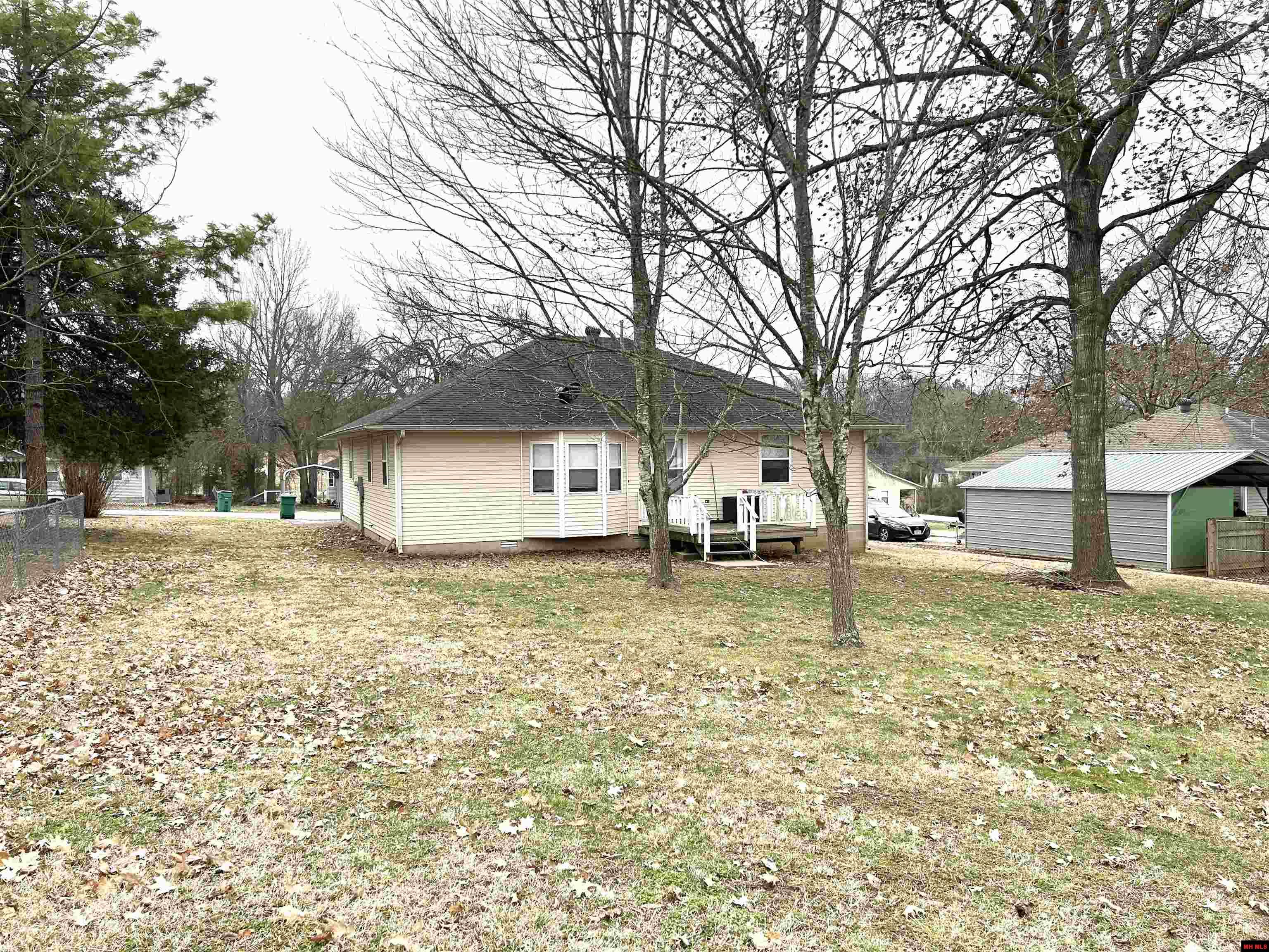 305 WALNUT STREET Flippin, AR