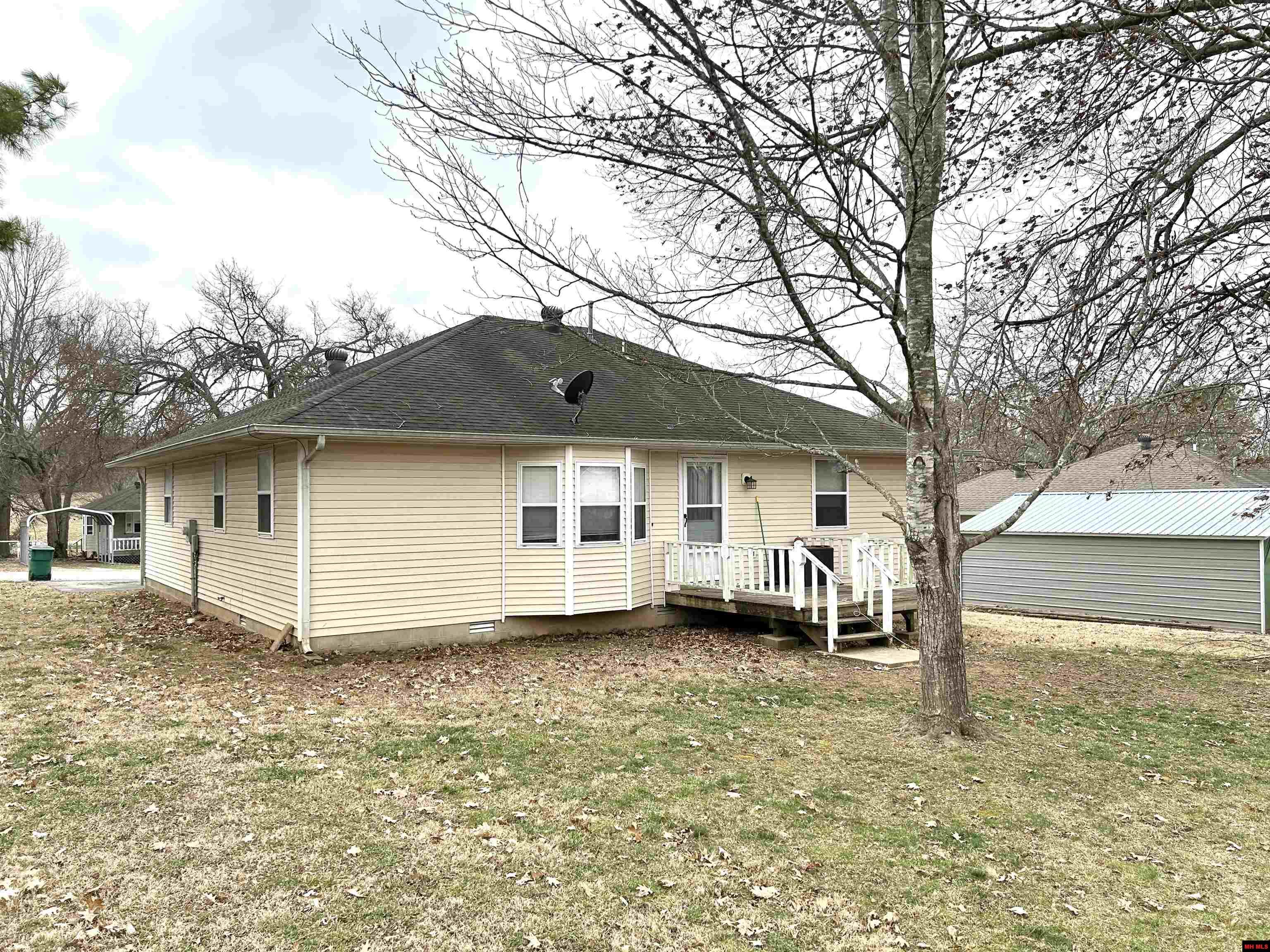 305 WALNUT STREET Flippin, AR
