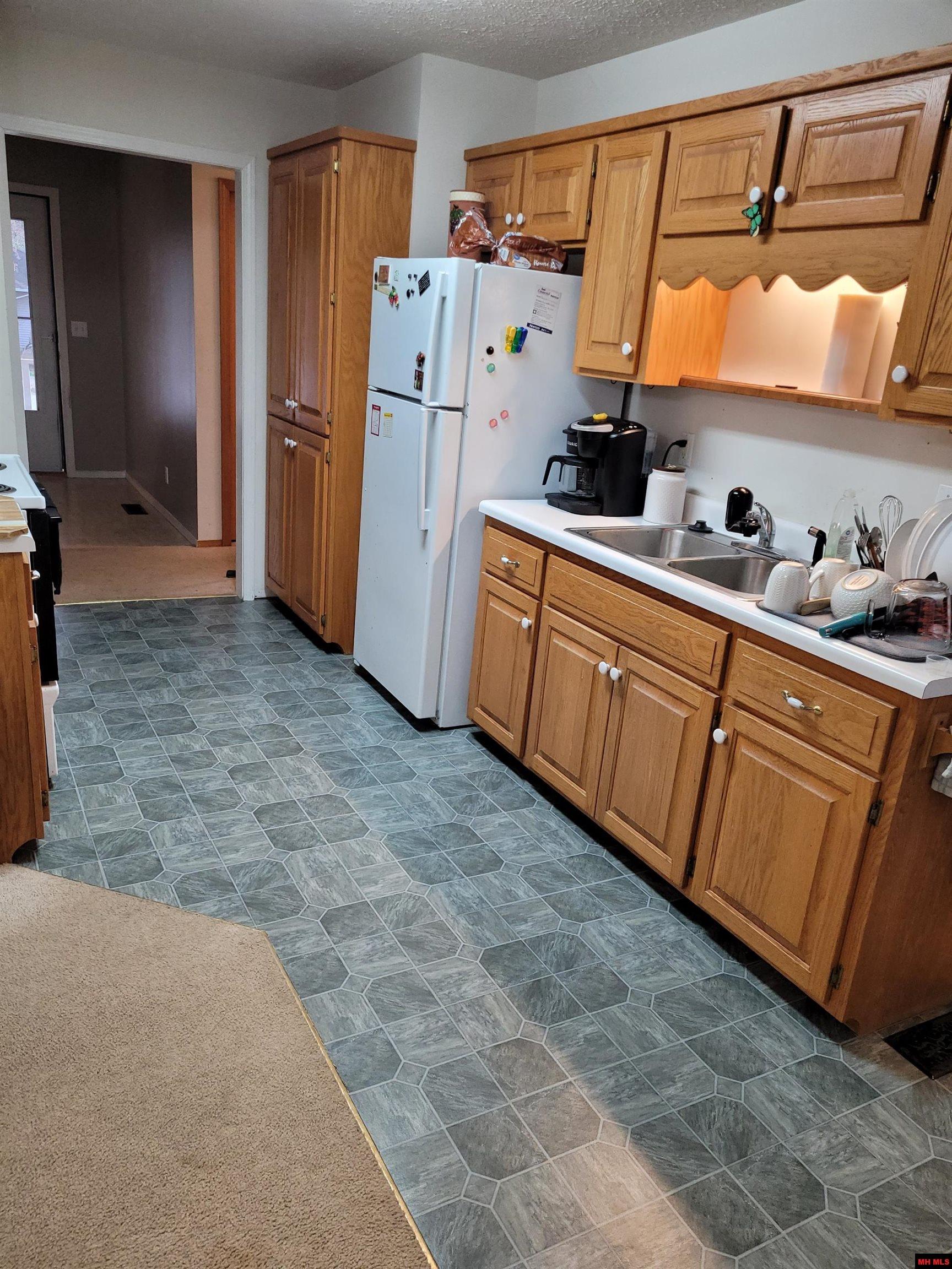305 WALNUT STREET Flippin, AR