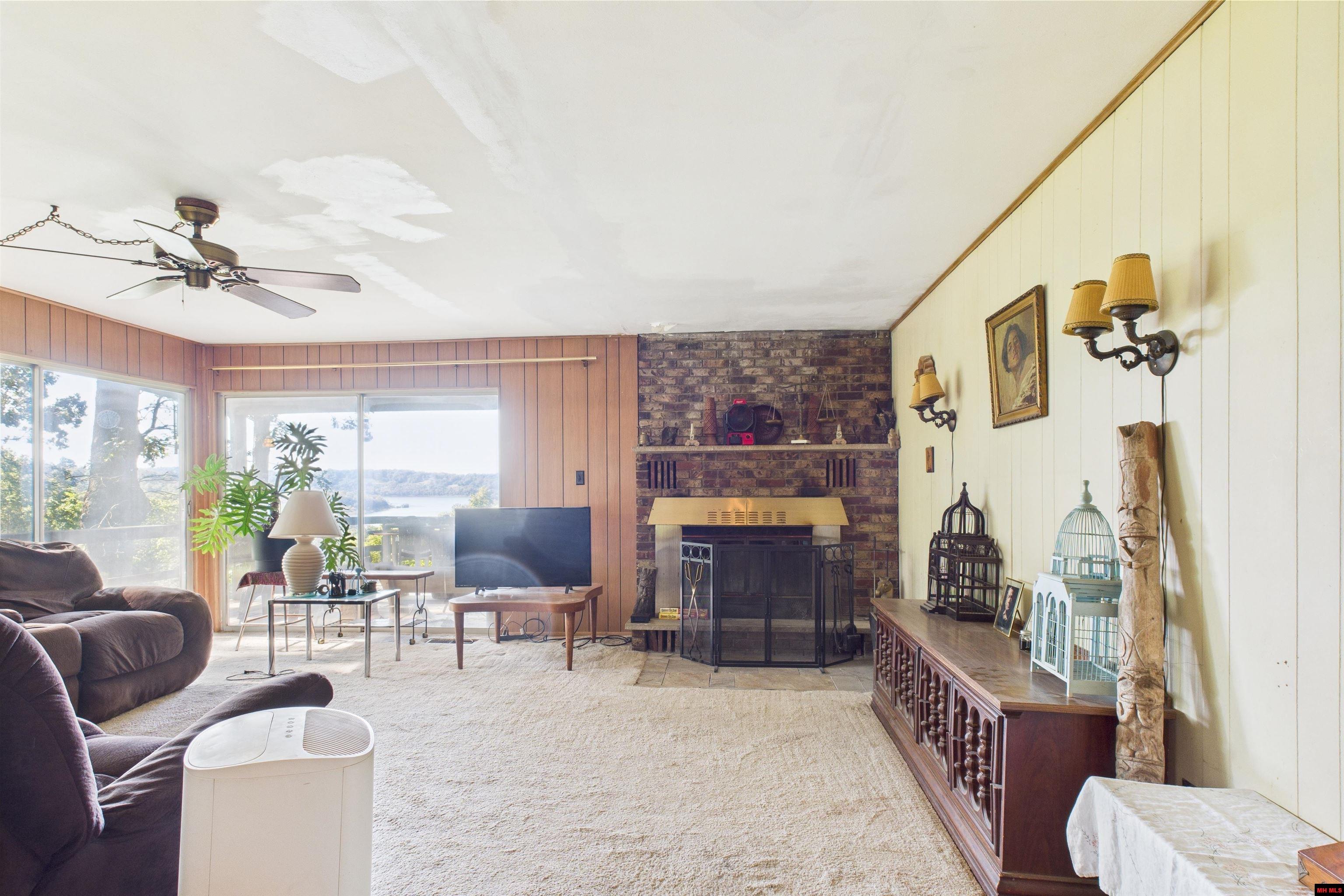 532 McCRACKEN RIDGE ROAD Mountain Home, AR 72653