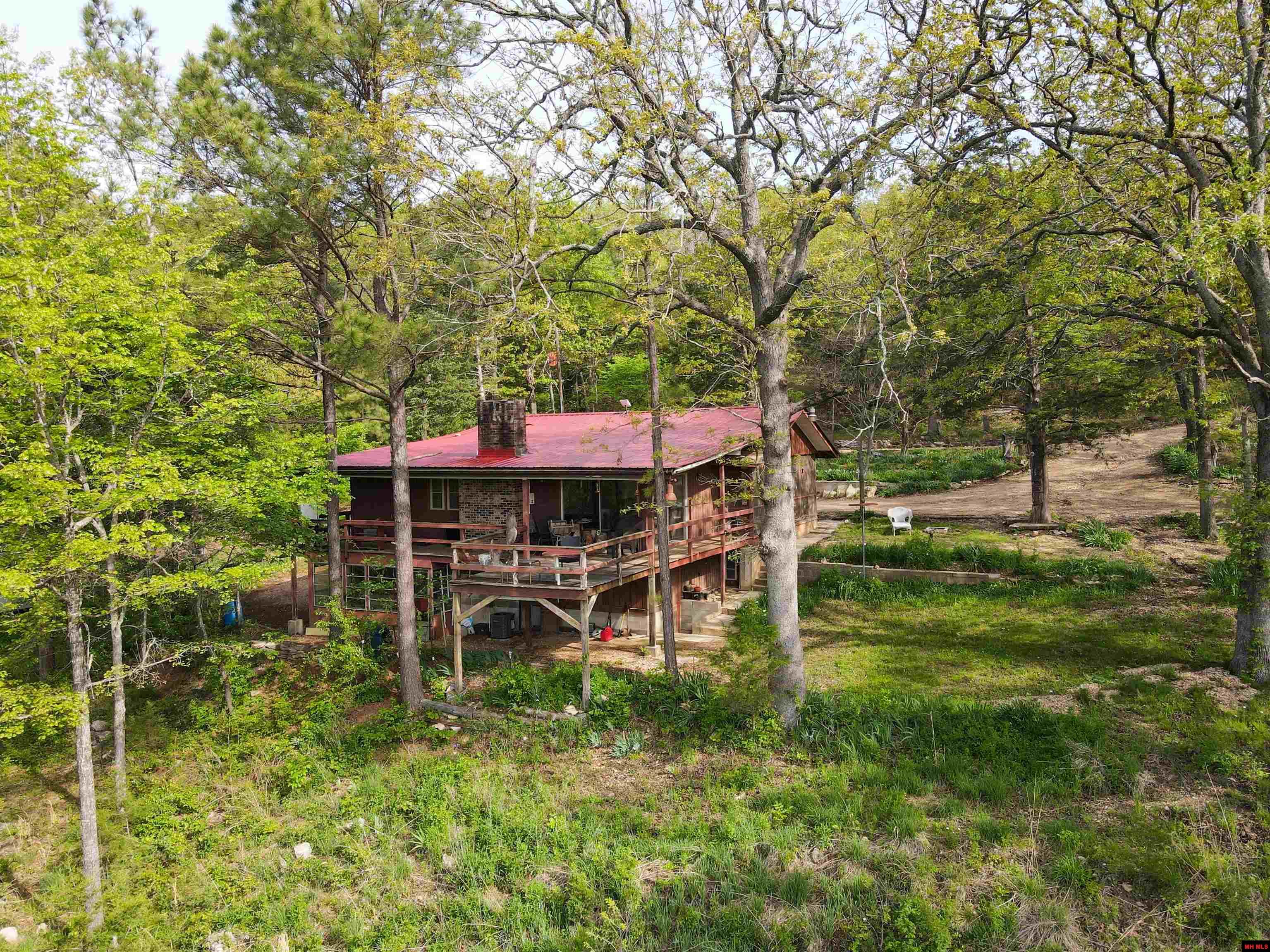532 McCRACKEN RIDGE ROAD Mountain Home, AR 72653