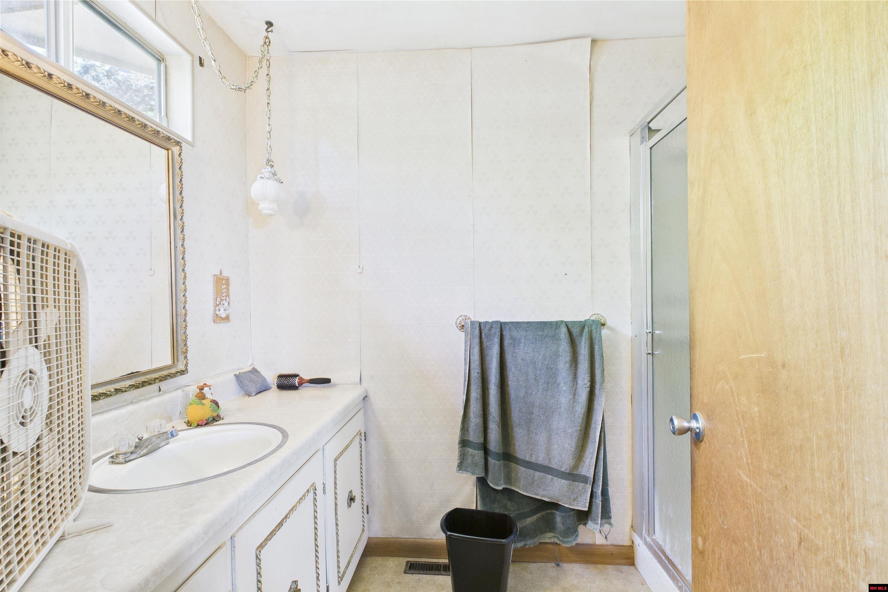 532 McCRACKEN RIDGE ROAD Mountain Home, AR 72653