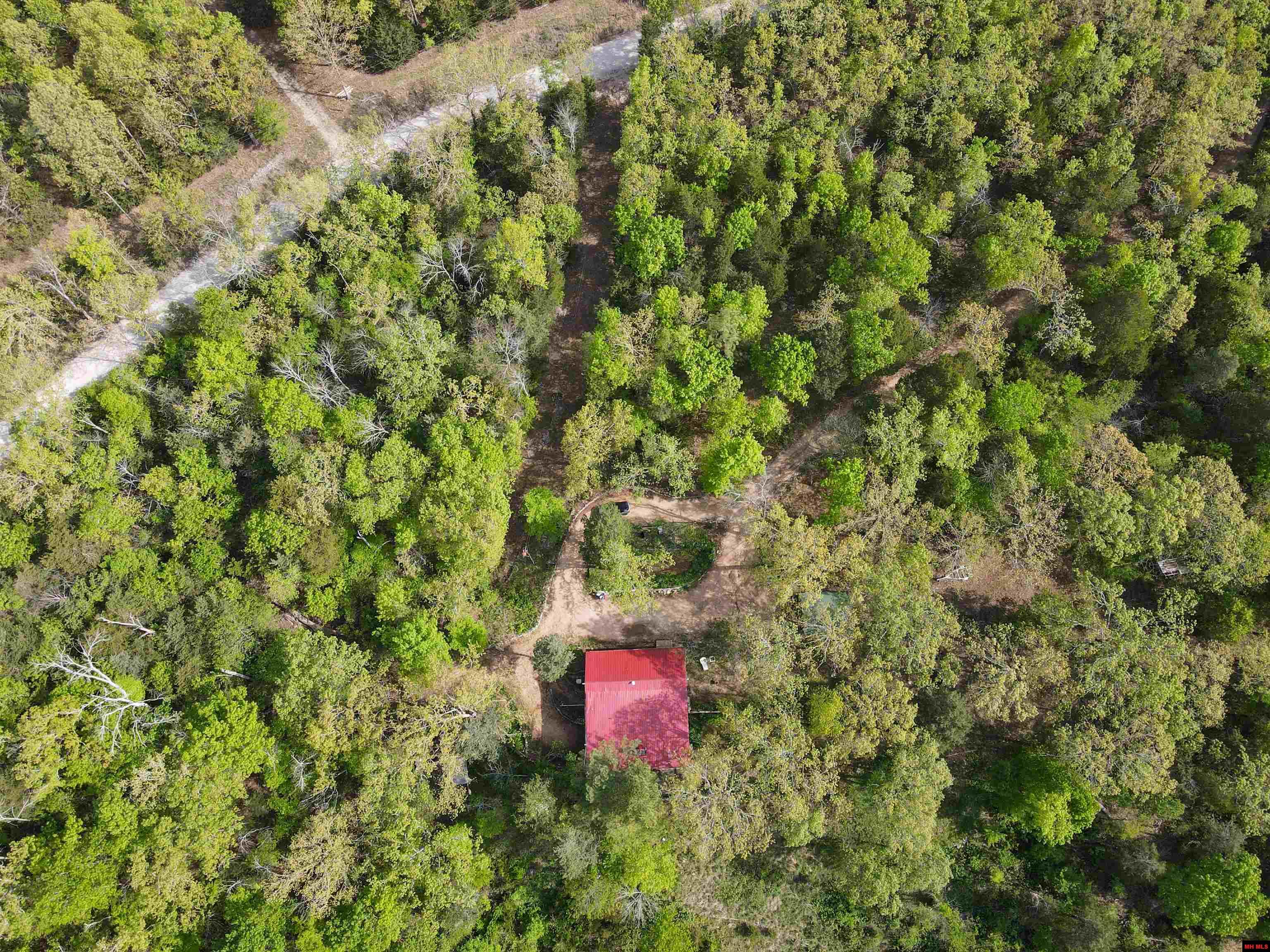 532 McCRACKEN RIDGE ROAD Mountain Home, AR 72653