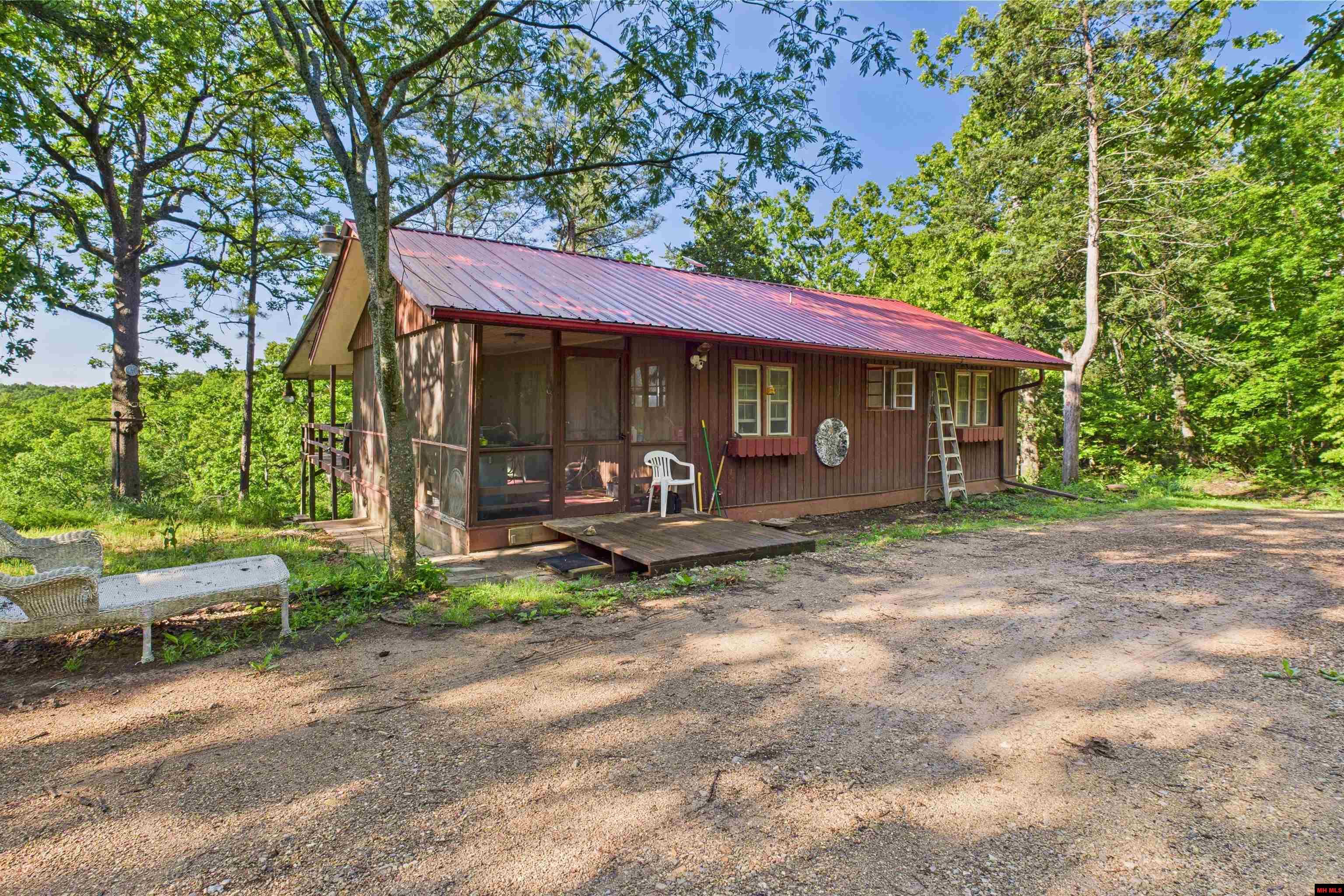 532 McCRACKEN RIDGE ROAD Mountain Home, AR 72653