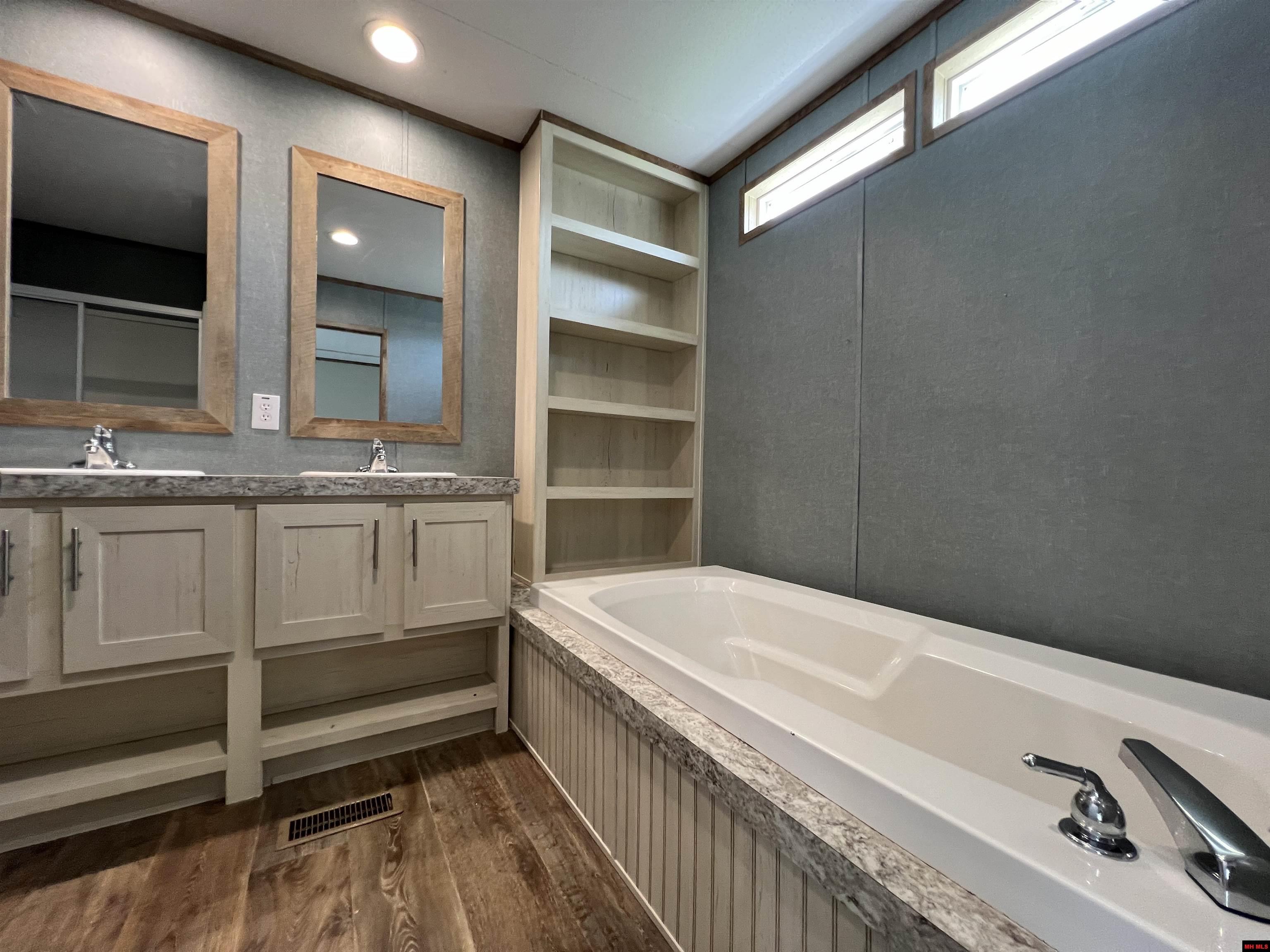 79 ROLLING MEADOWS COURT Mountain Home, AR