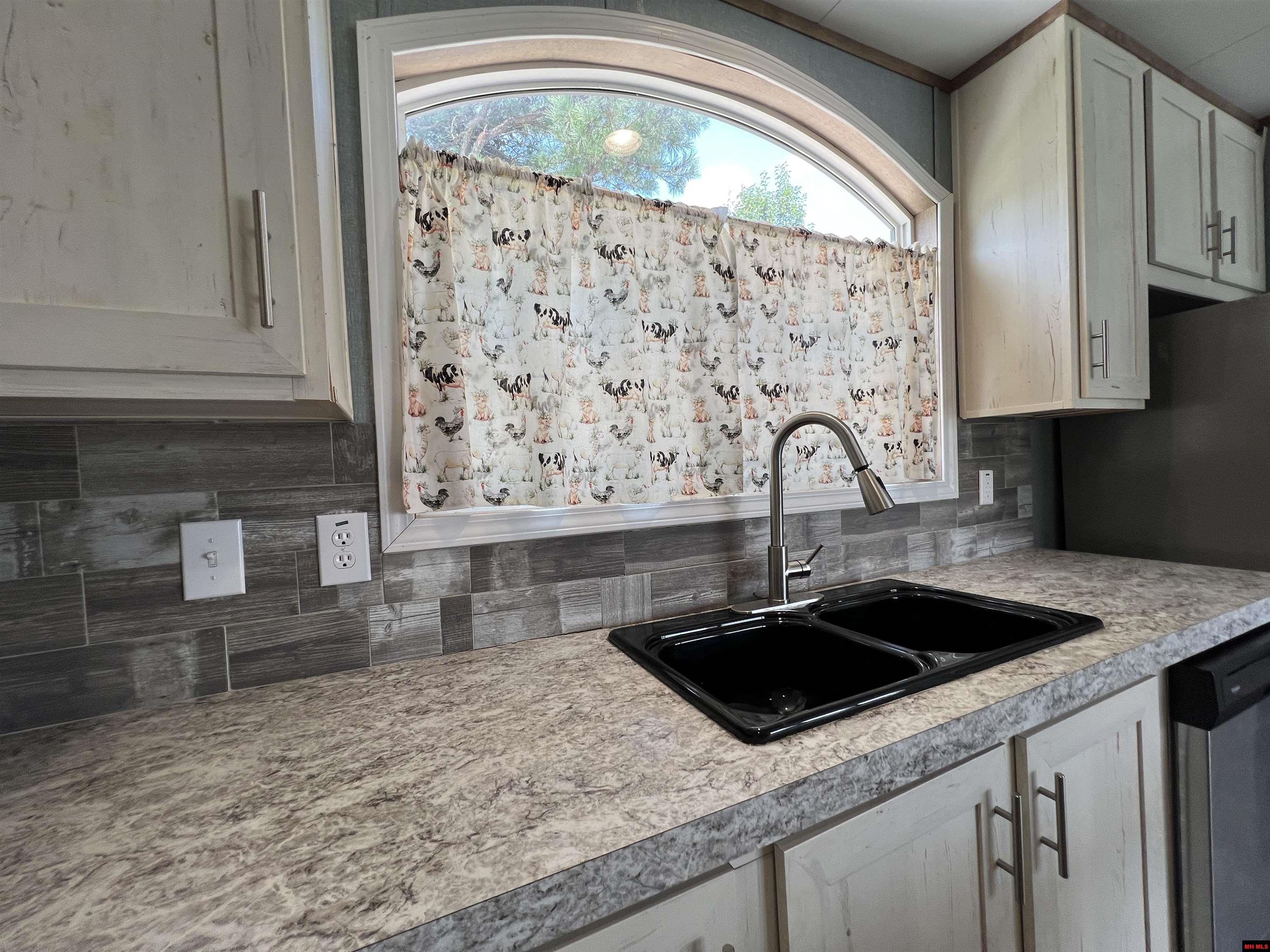 79 ROLLING MEADOWS COURT Mountain Home, AR