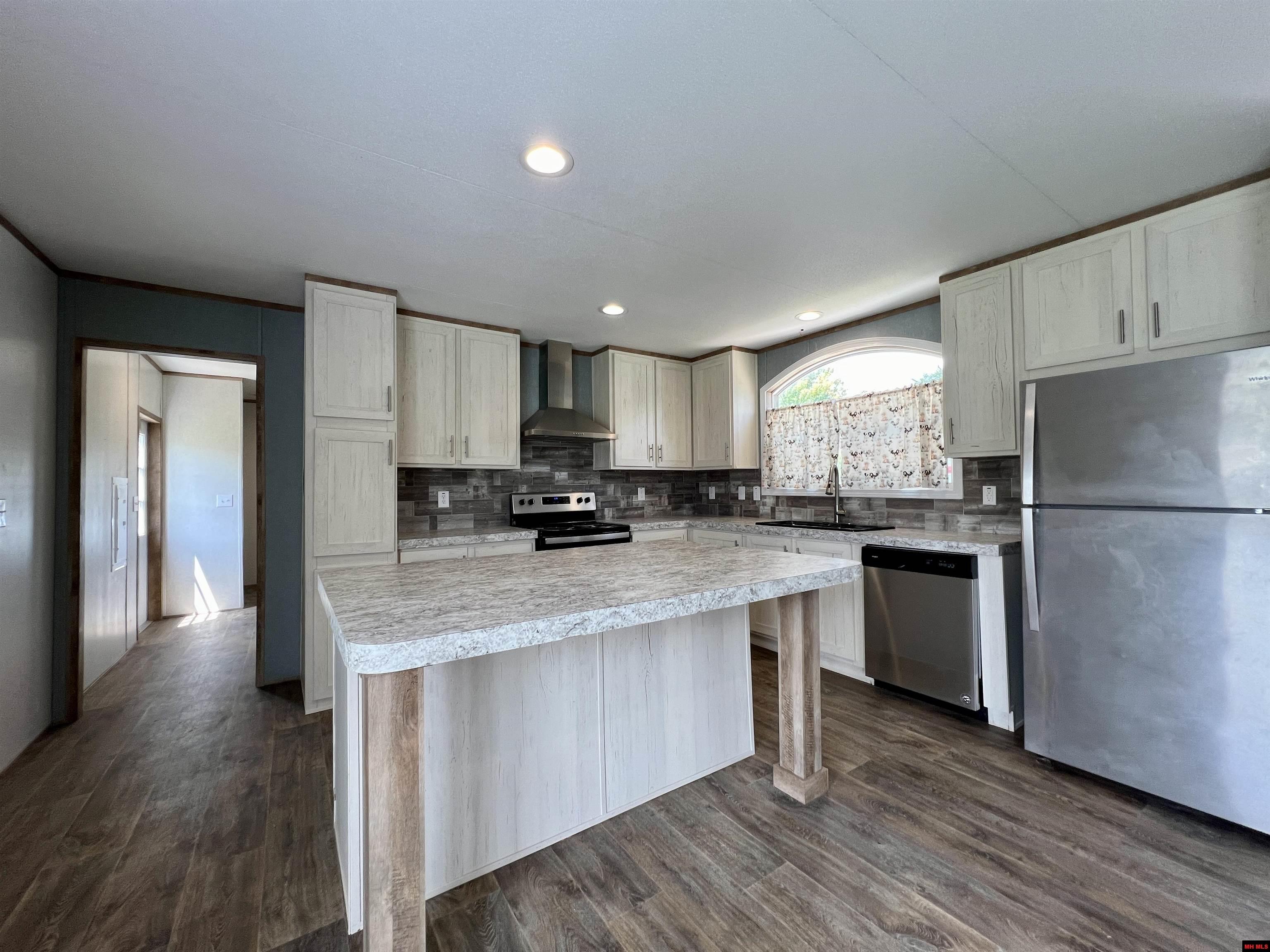 79 ROLLING MEADOWS COURT Mountain Home, AR