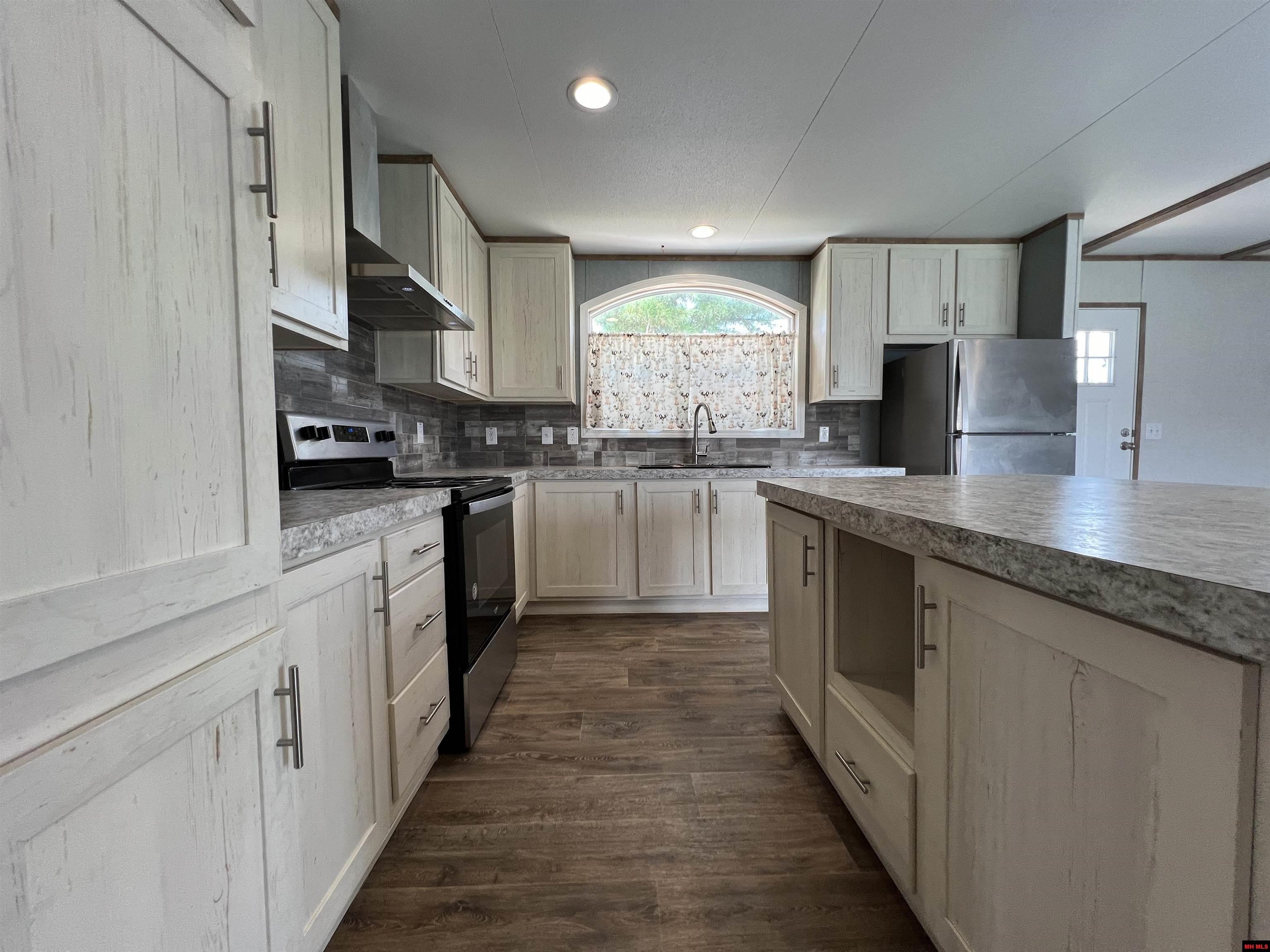 79 ROLLING MEADOWS COURT Mountain Home, AR