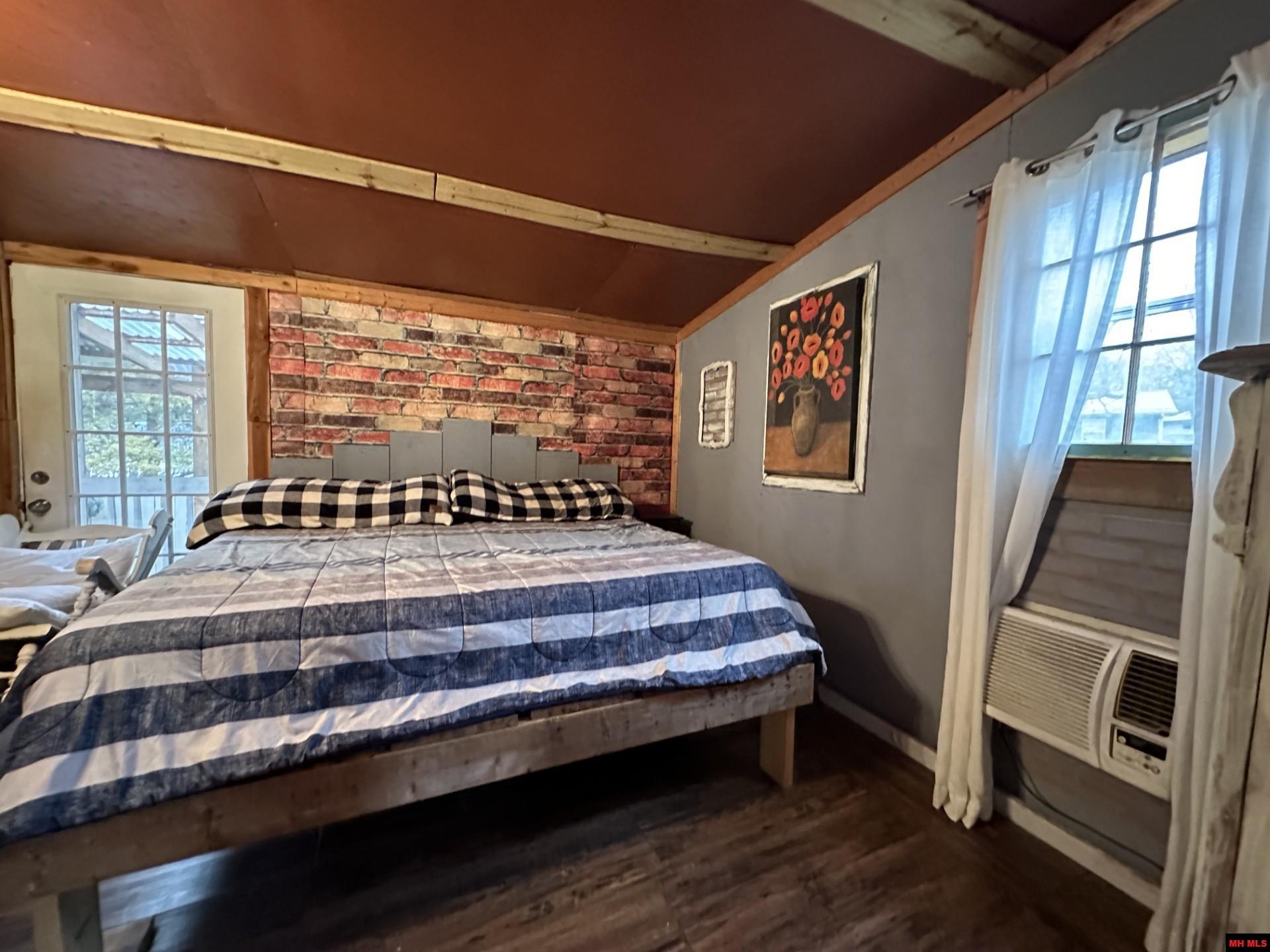8413 SAGAMORE LOOP Harrison, AR