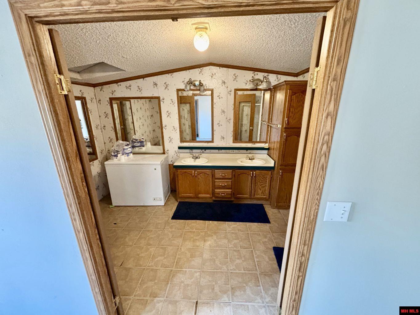 7254 LaCROSSE ROAD Violet Hill, AR
