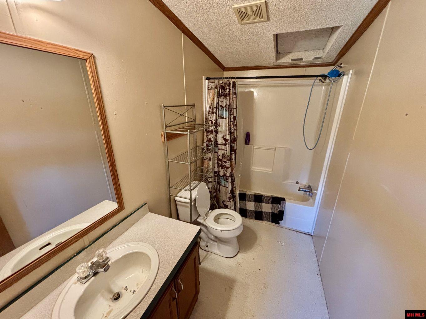 7254 LaCROSSE ROAD Violet Hill, AR