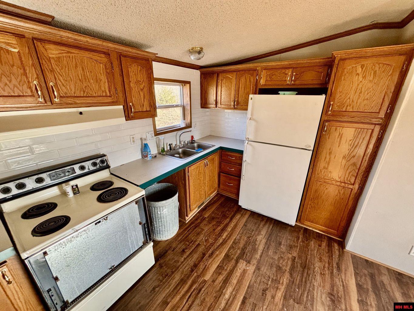 7254 LaCROSSE ROAD Violet Hill, AR