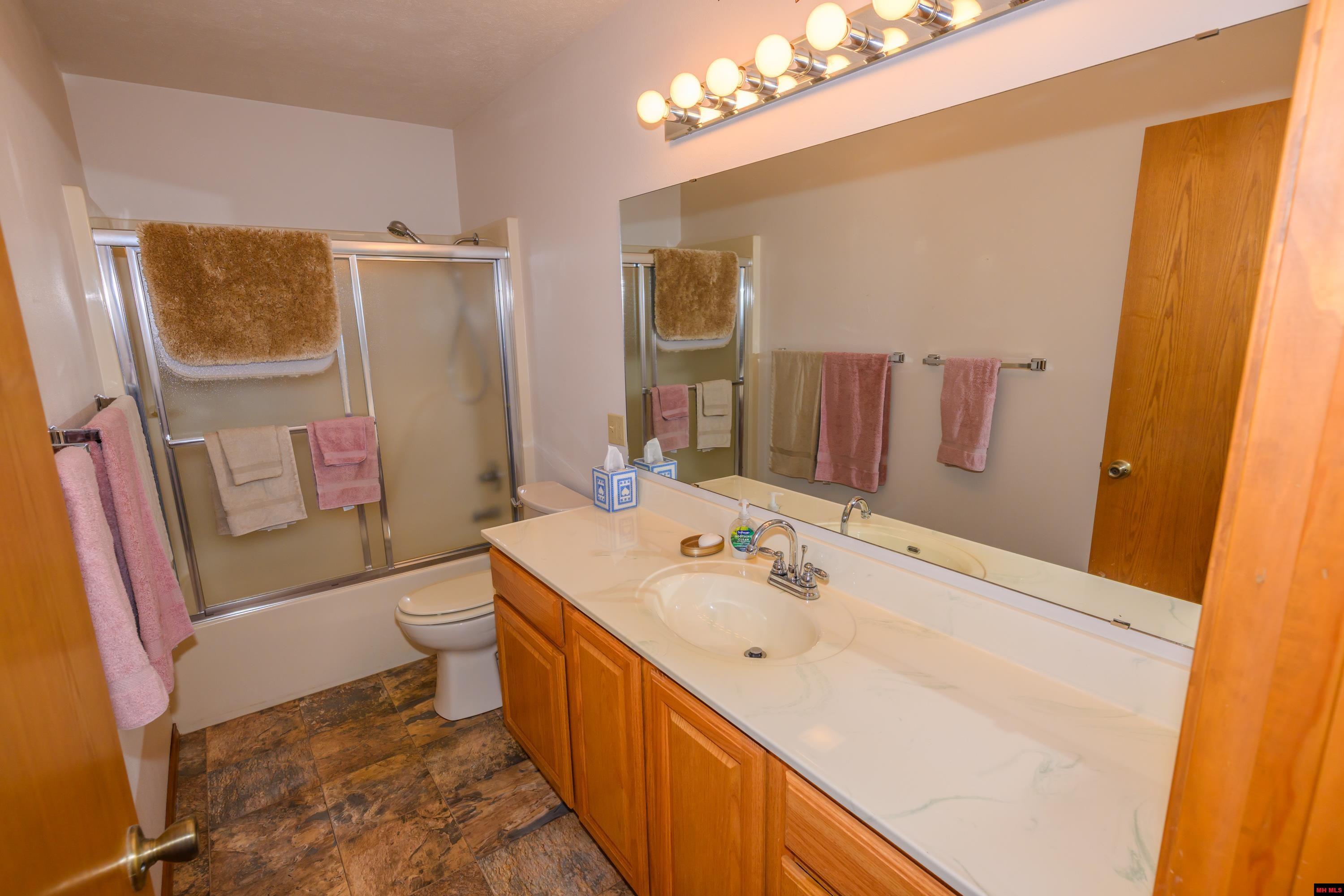 719 LEATHERSTOCKING TRAIL Mountain Home, AR
