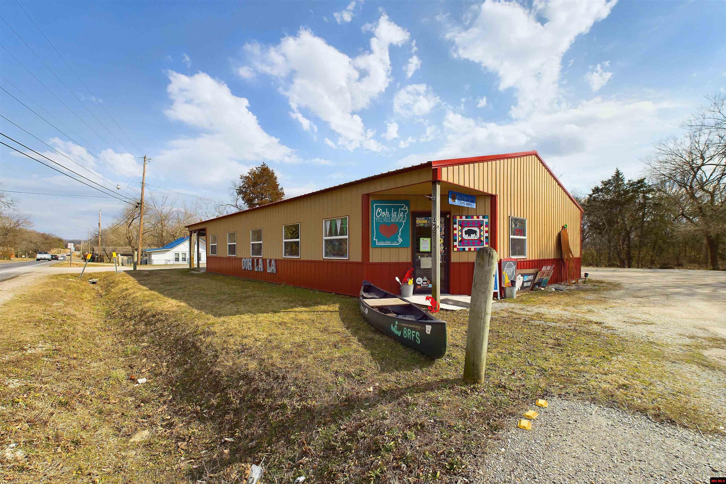 425 E HWY 62, Yellville, AR