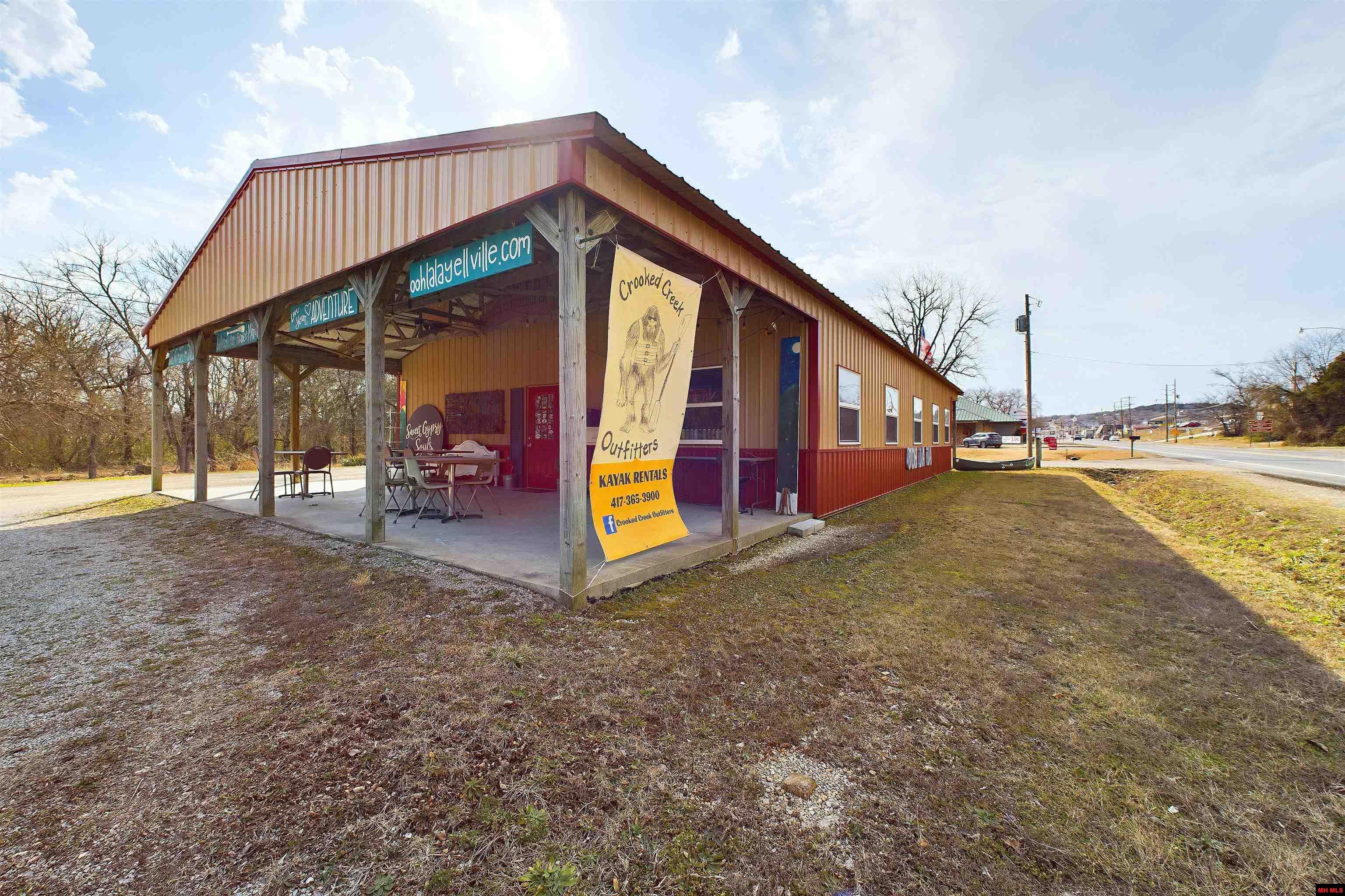 425 E HWY 62 Yellville, AR