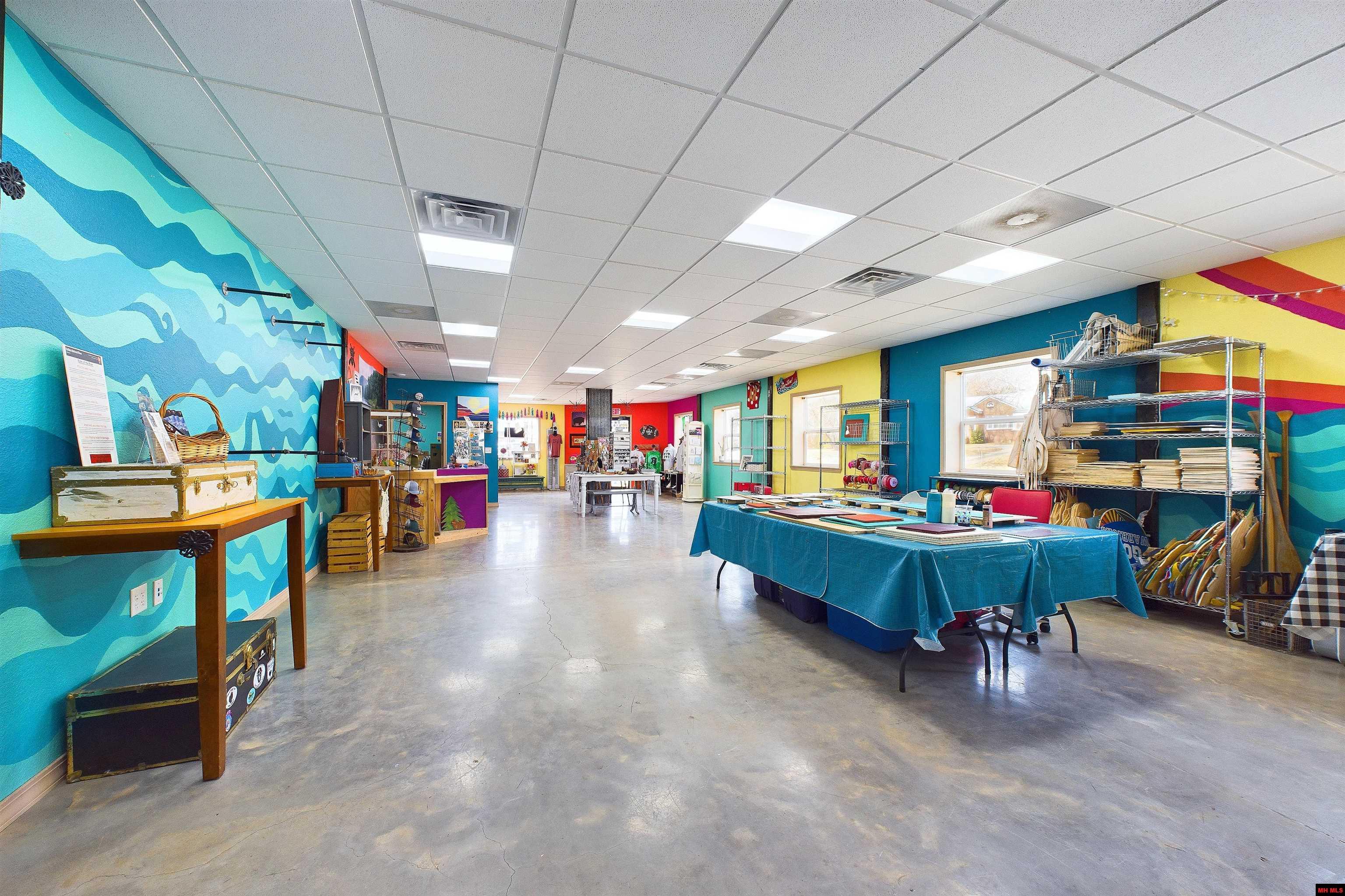 425 E HWY 62 Yellville, AR