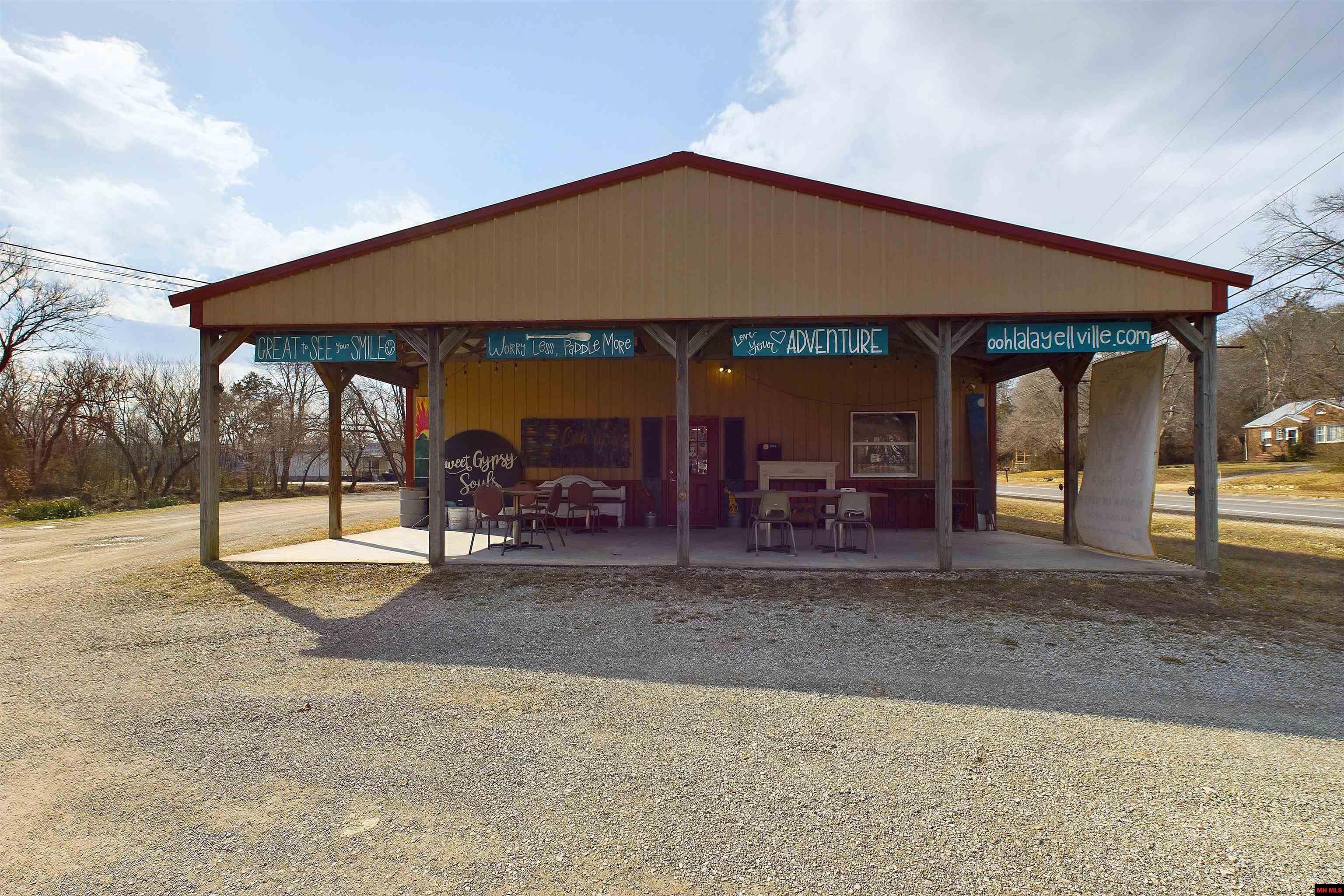 425 E HWY 62 Yellville, AR