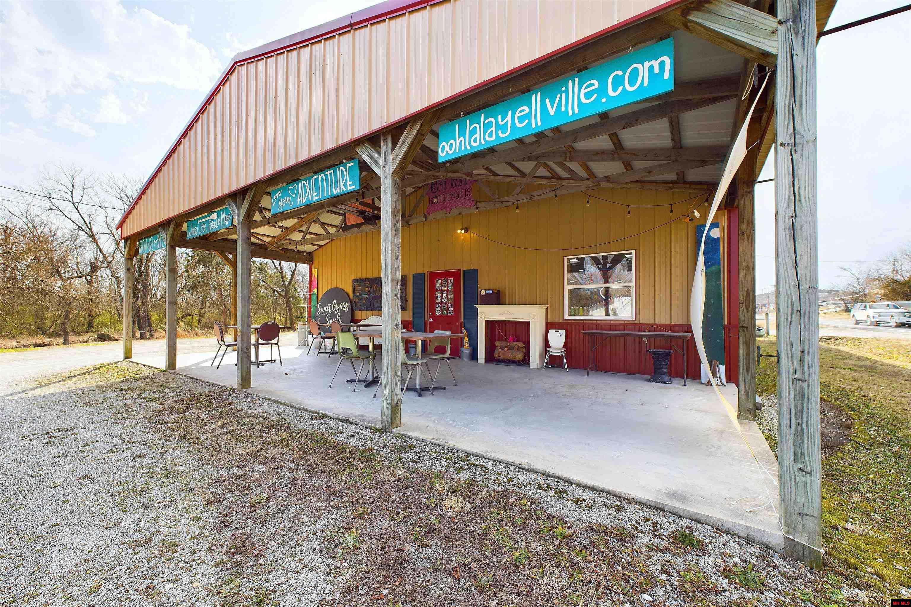 425 E HWY 62 Yellville, AR