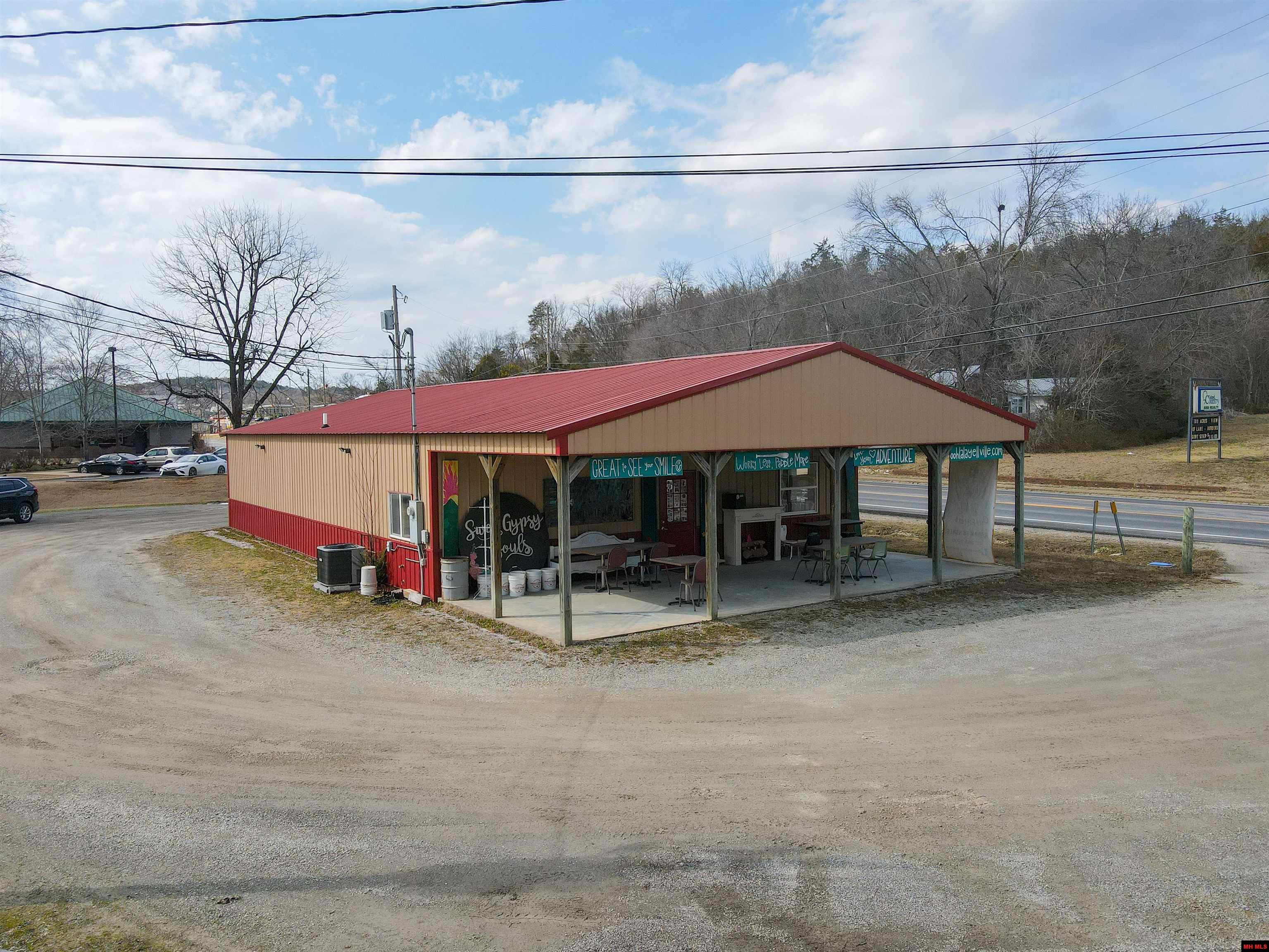 425 E HWY 62 Yellville, AR