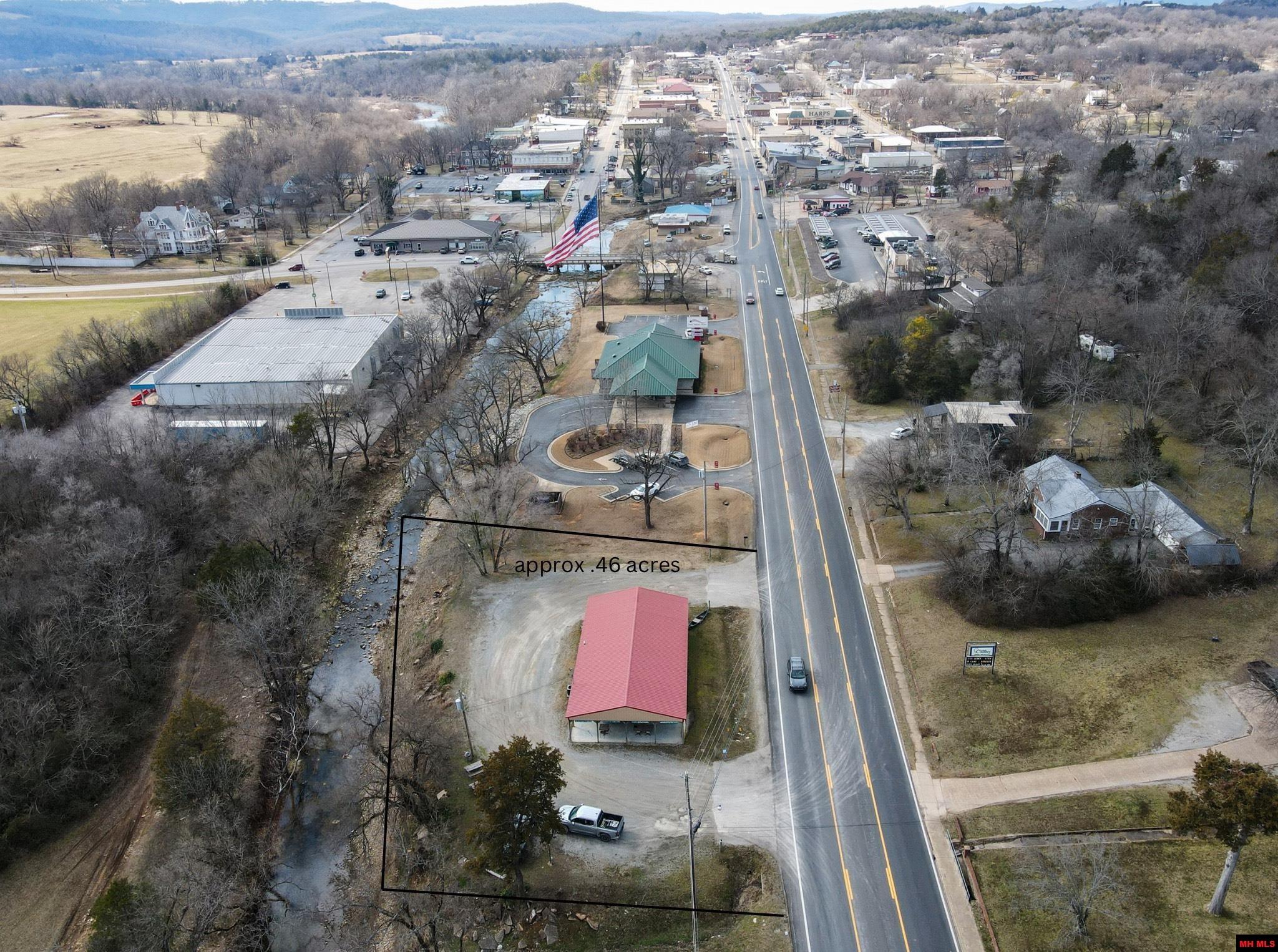 425 E HWY 62 Yellville, AR