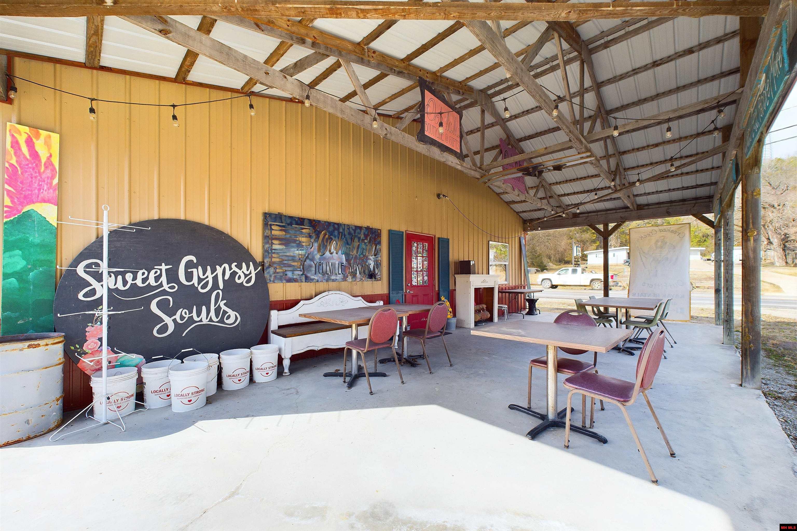 425 E HWY 62 Yellville, AR