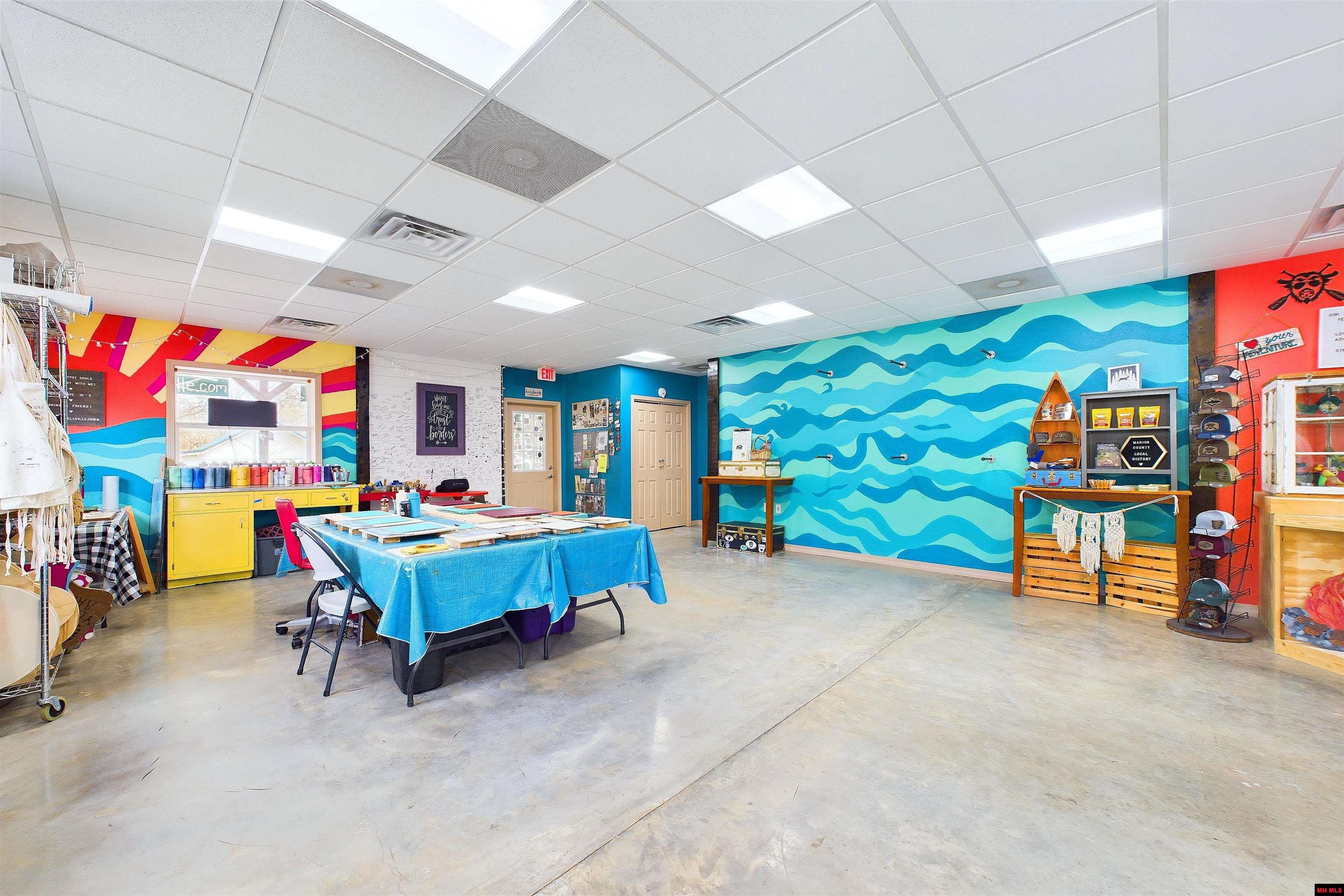 425 E HWY 62 Yellville, AR