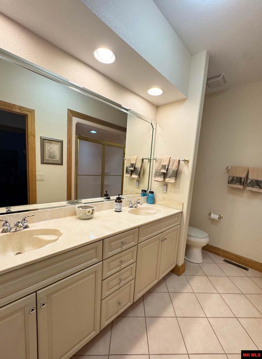 960 PEBBLECREEK DRIVE Mountain Home, AR