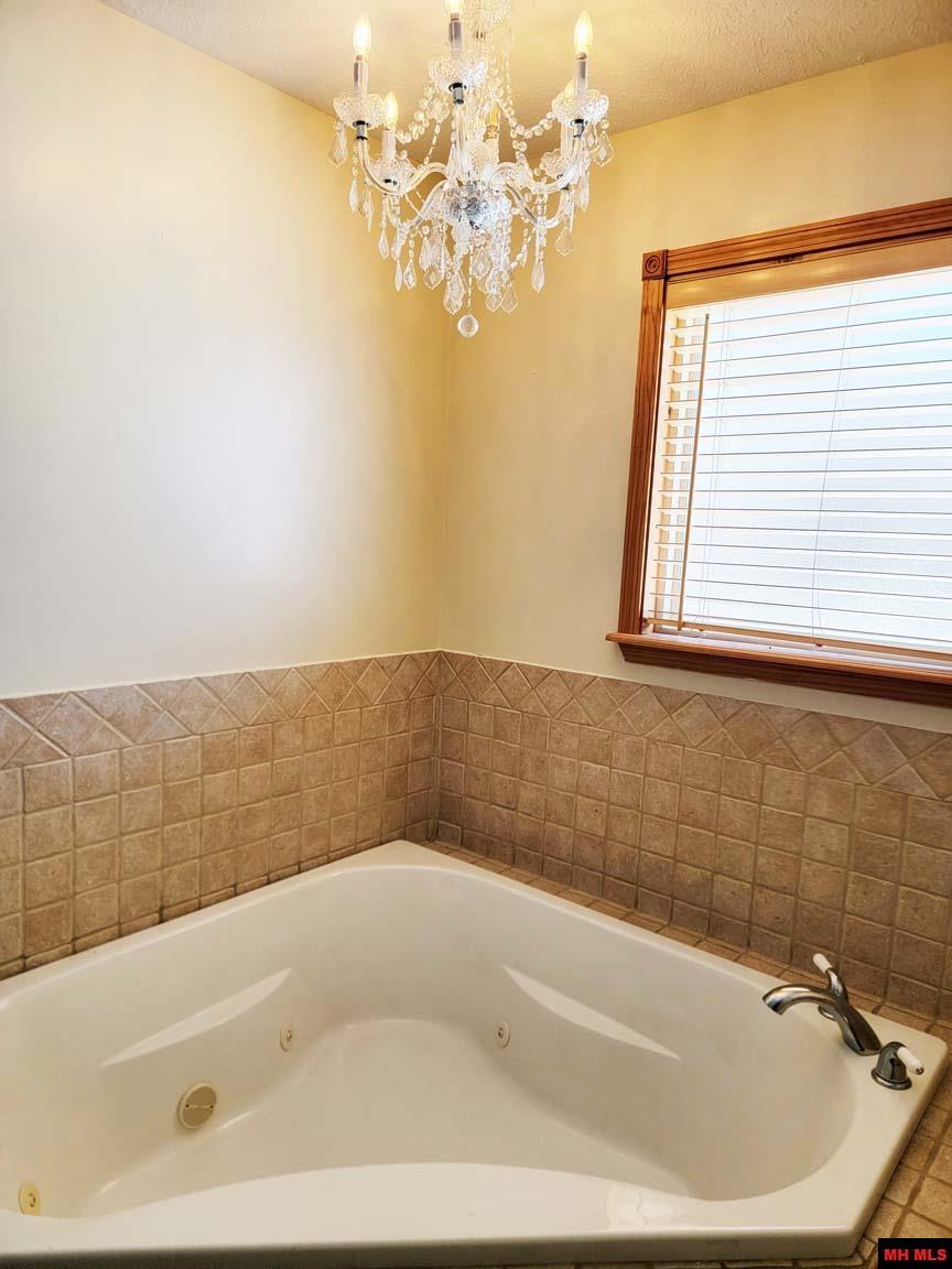 1395 BLUE WING ROAD Mountain Home, AR