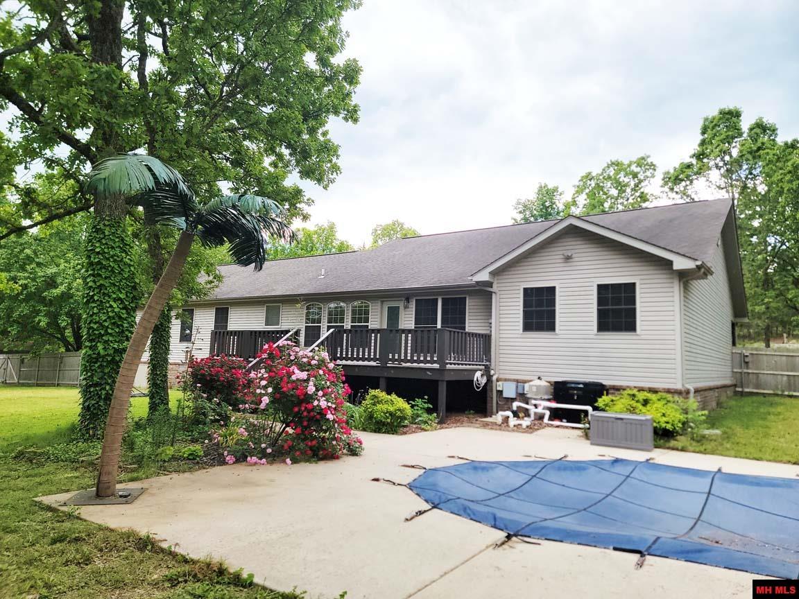1395 BLUE WING ROAD Mountain Home, AR