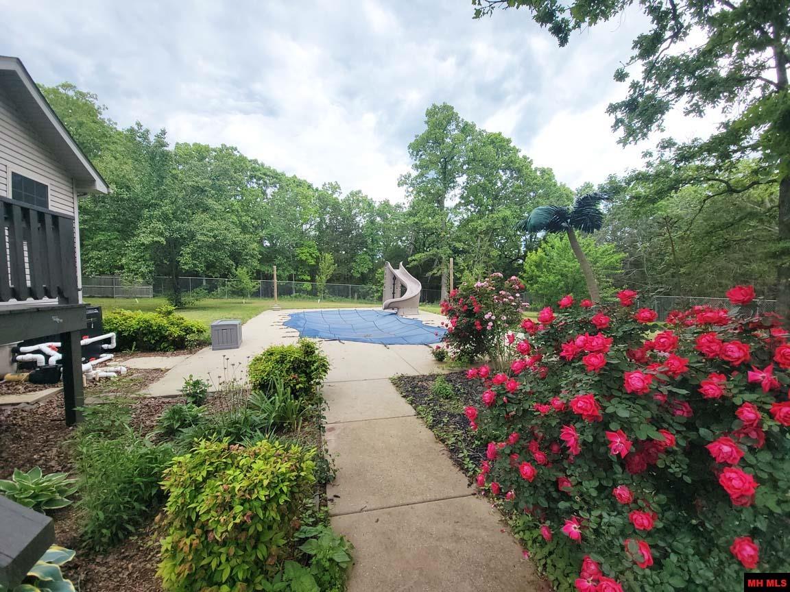 1395 BLUE WING ROAD Mountain Home, AR