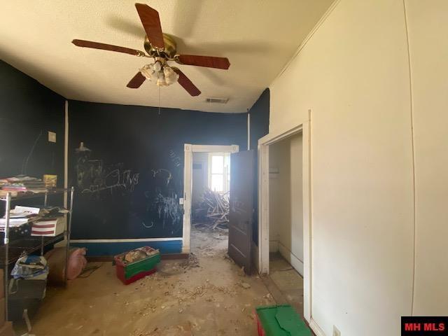 400 N ESTES AVENUE Yellville, AR