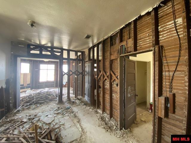 400 N ESTES AVENUE Yellville, AR