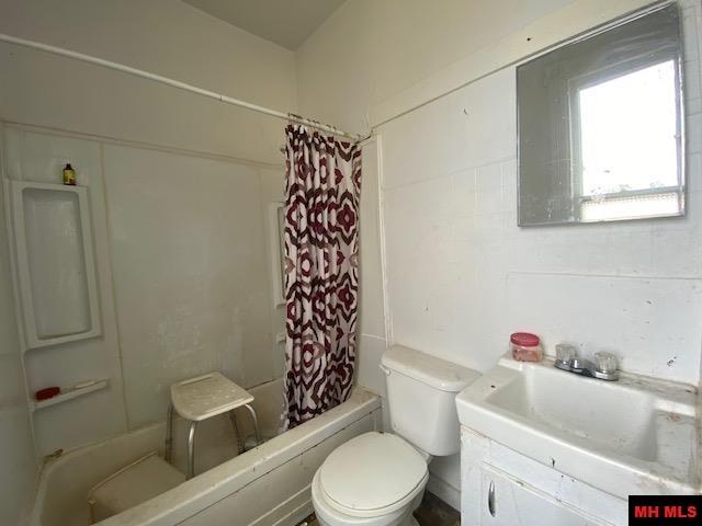 400 N ESTES AVENUE Yellville, AR