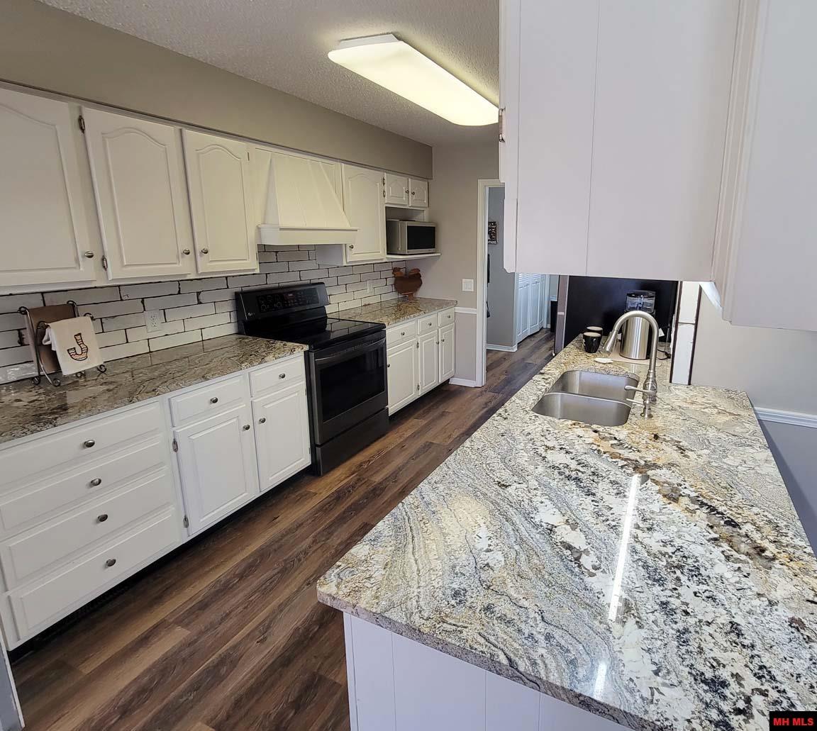 1169 PEBBLECREEK DRIVE Mountain Home, AR