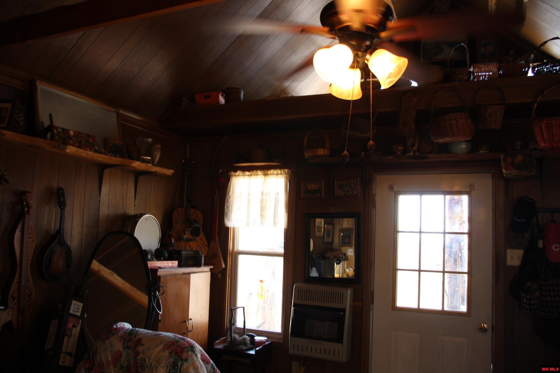 332 LONGWAY DRIVE Yellville, AR
