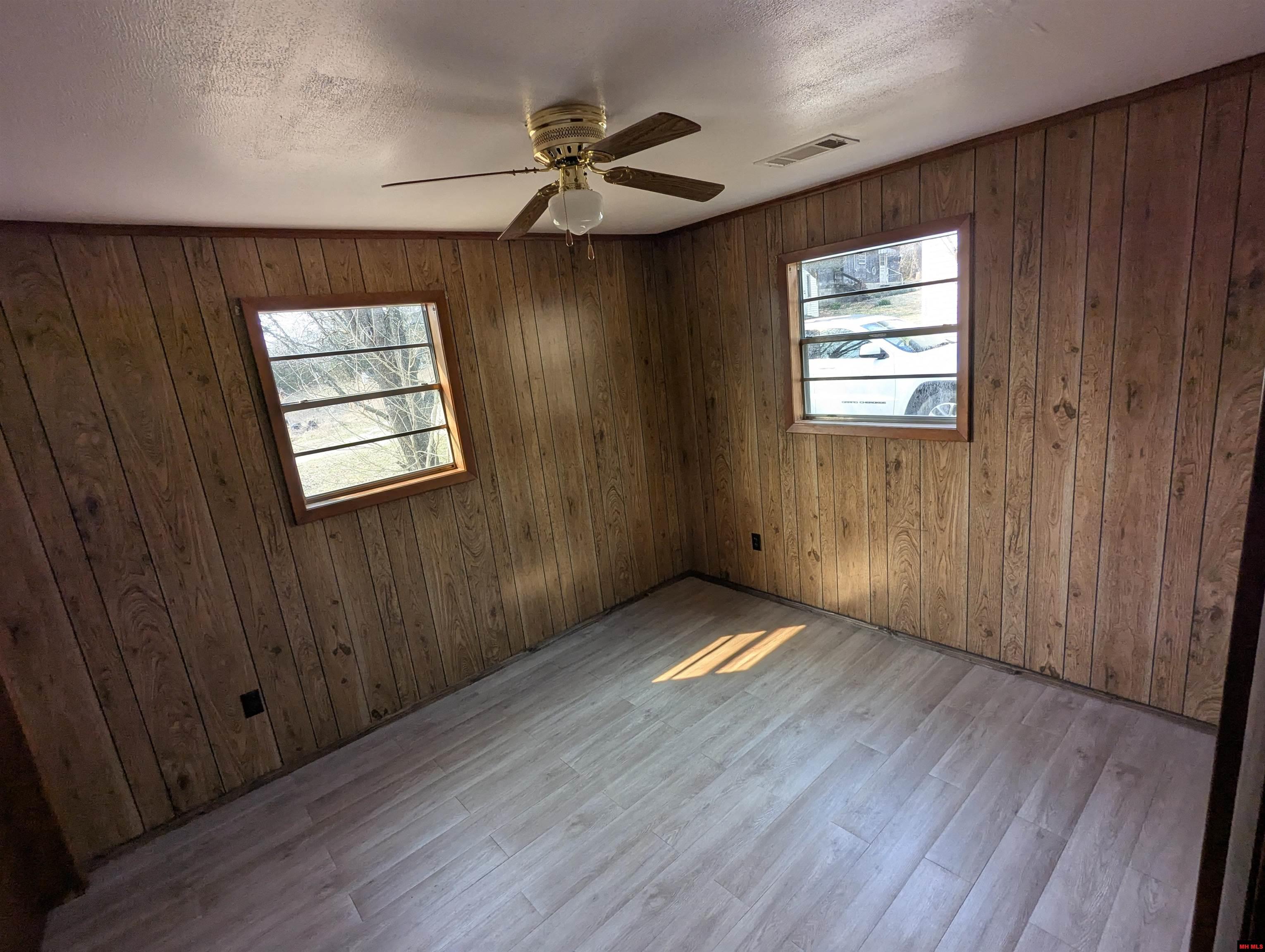 151 JAY STREET Melbourne, AR