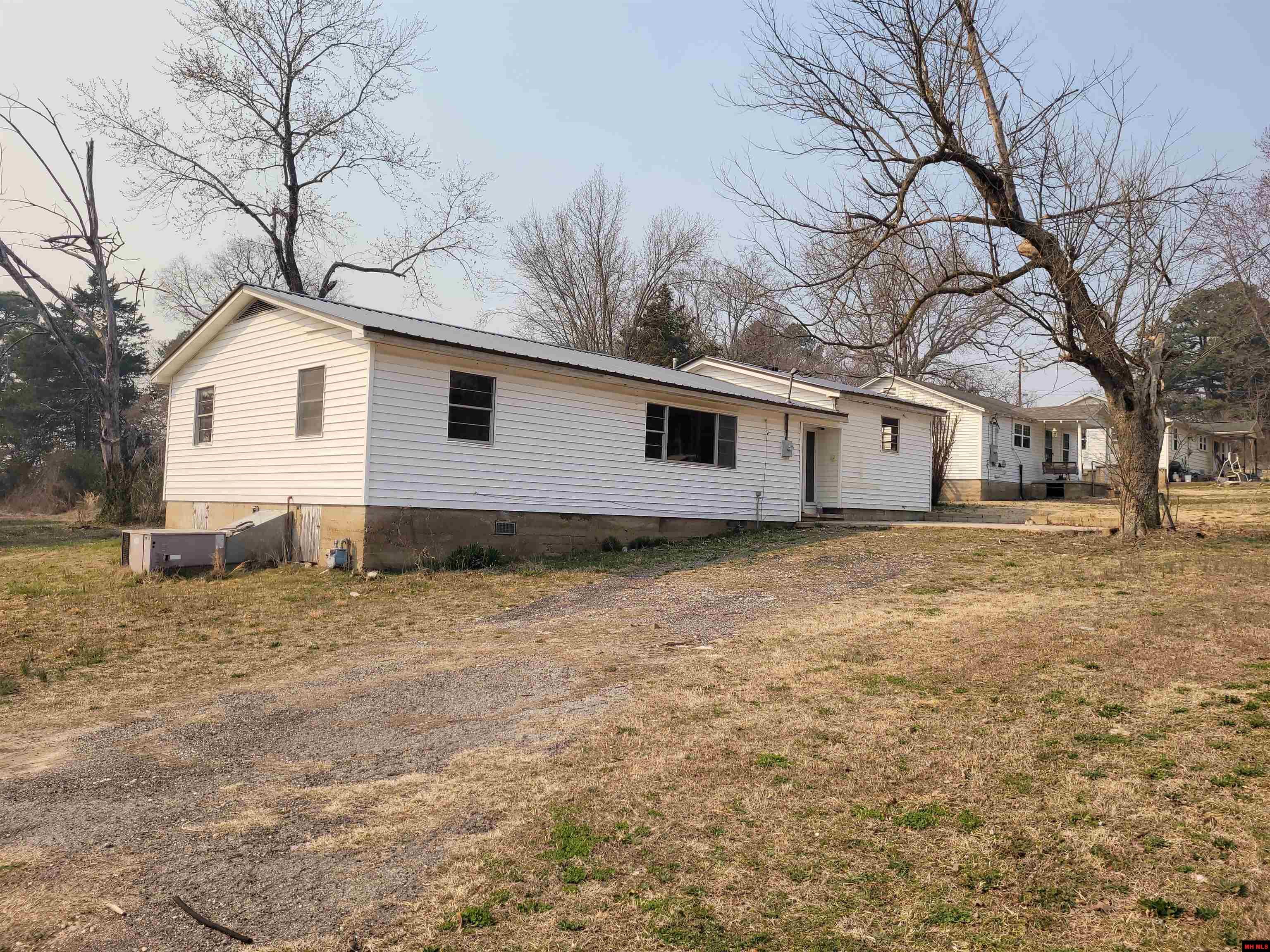 151 JAY STREET Melbourne, AR