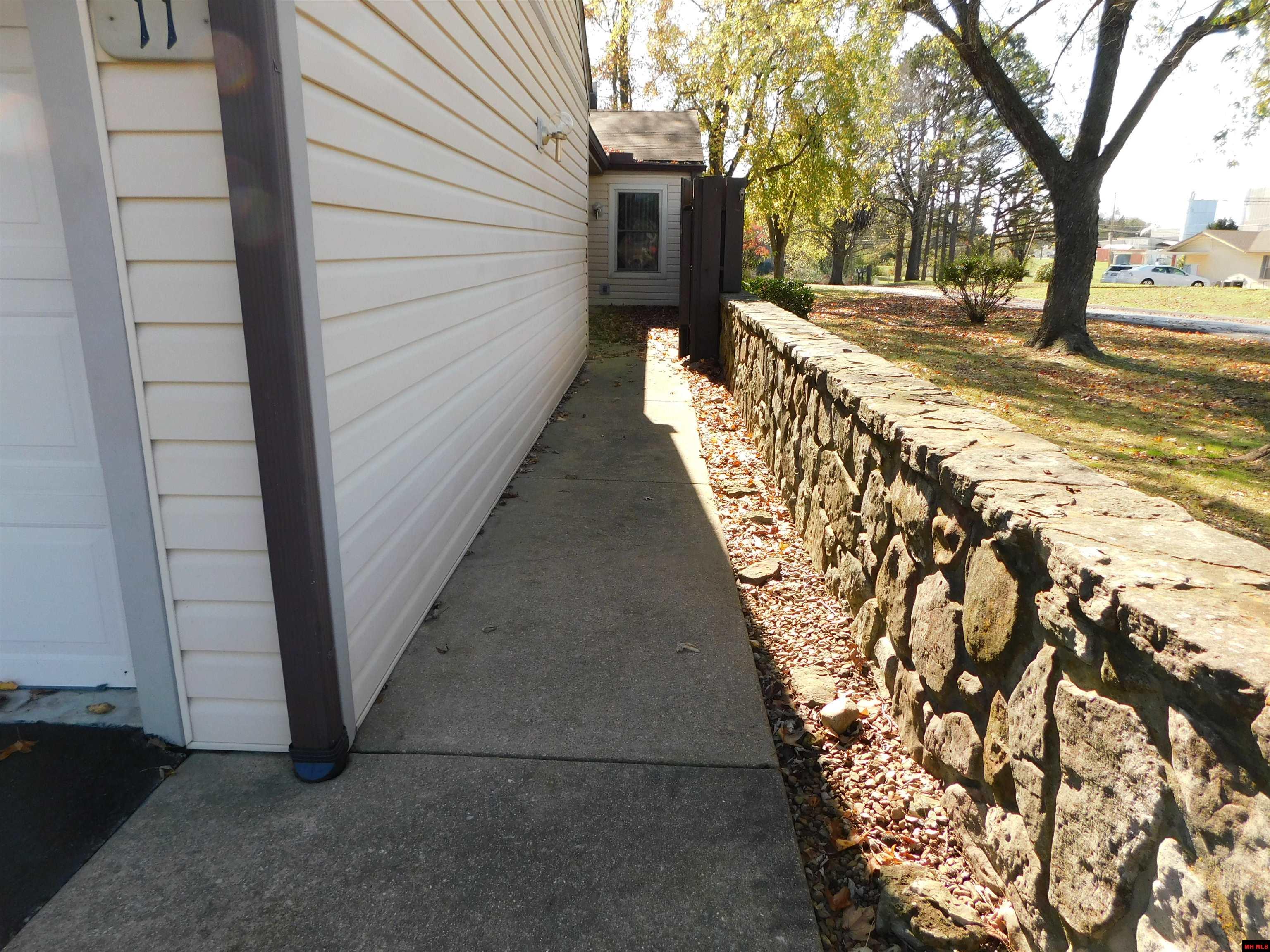 1500 POST OAK WAY Mountain Home, AR