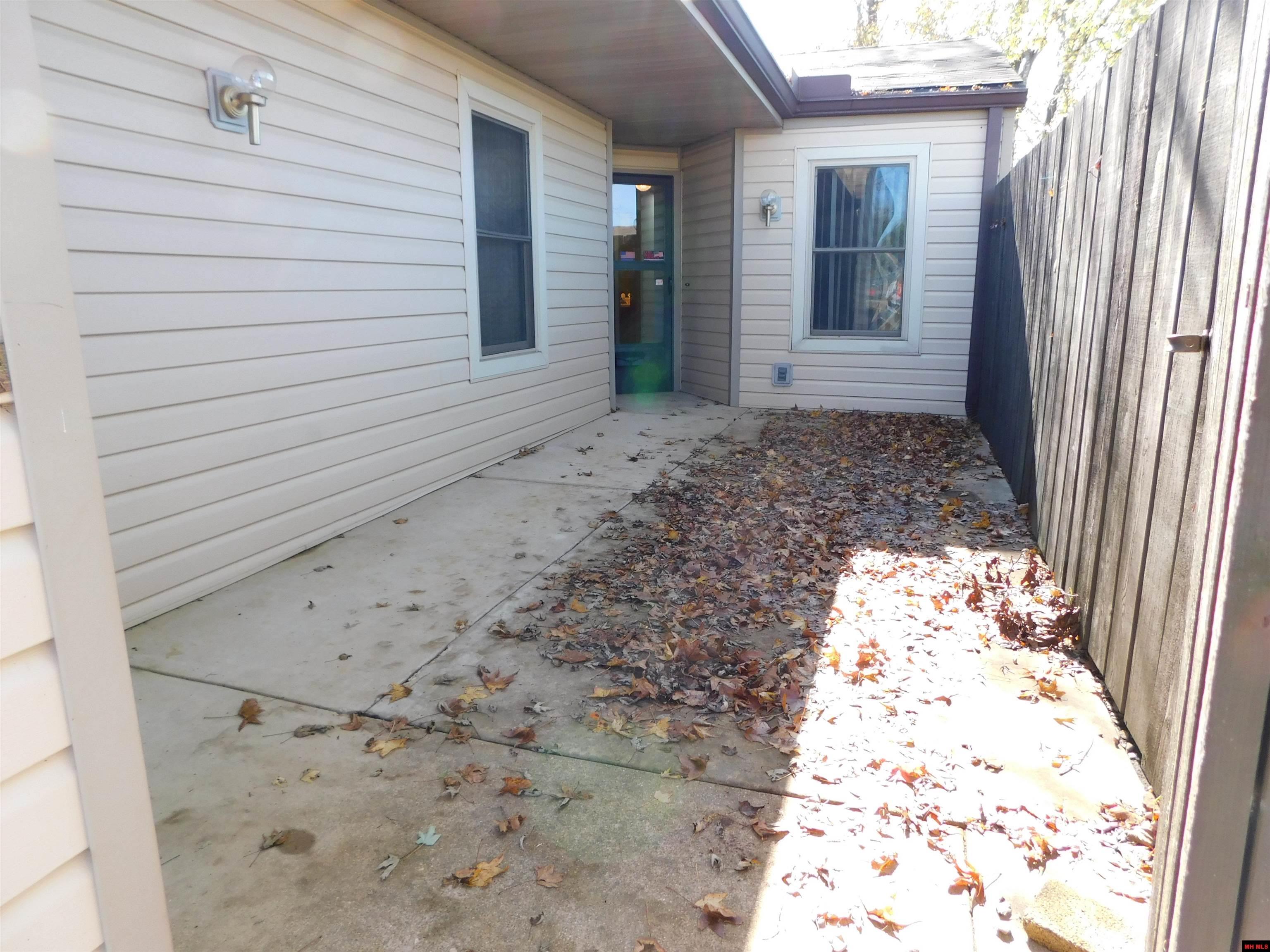 1500 POST OAK WAY Mountain Home, AR