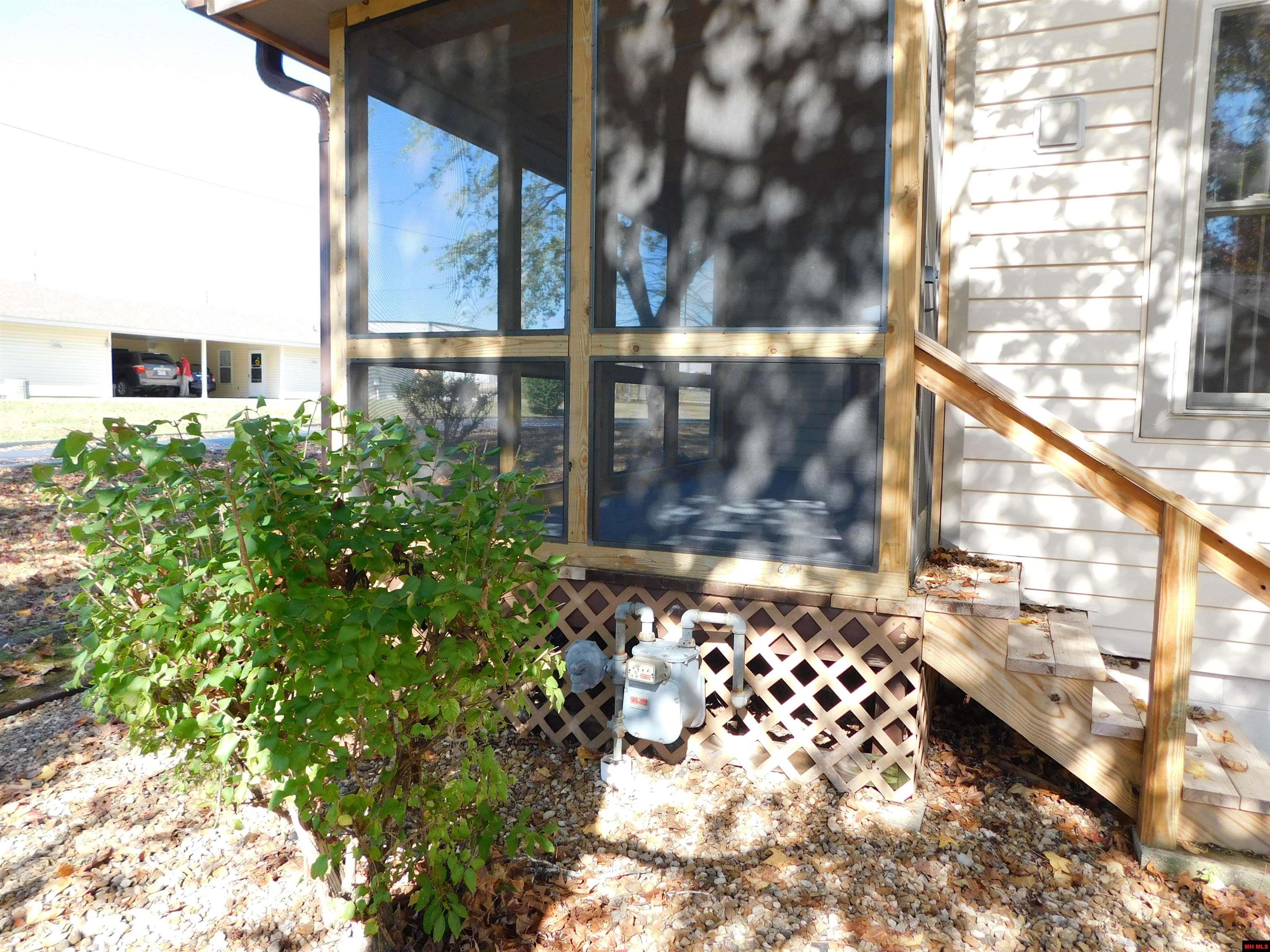 1500 POST OAK WAY Mountain Home, AR