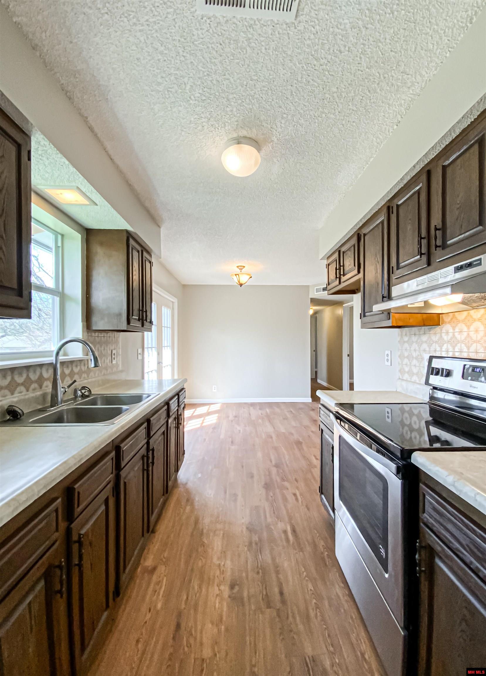 701 SUMMERHILL DRIVE Gassville, AR