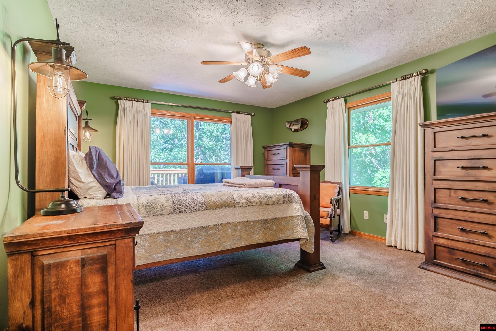 109 EDGEHILL PLACE Bull Shoals, AR 72619
