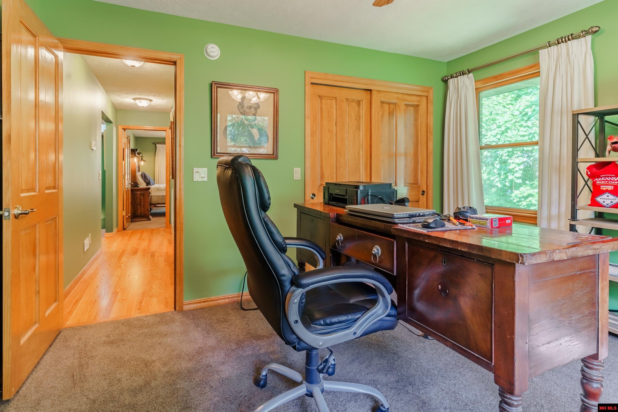 109 EDGEHILL PLACE Bull Shoals, AR 72619