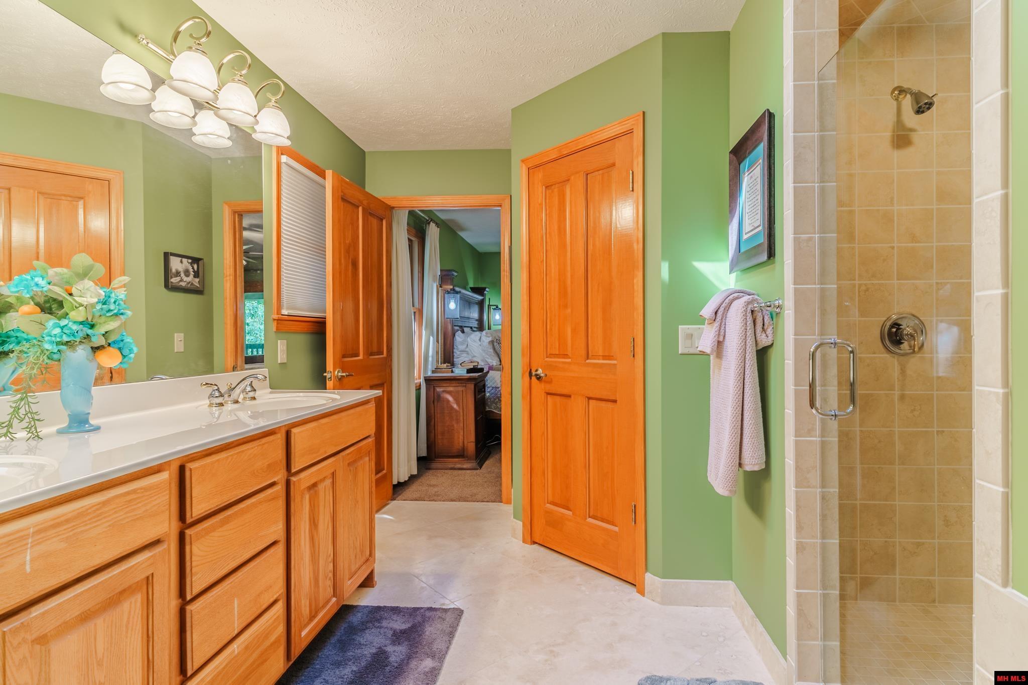109 EDGEHILL PLACE Bull Shoals, AR 72619
