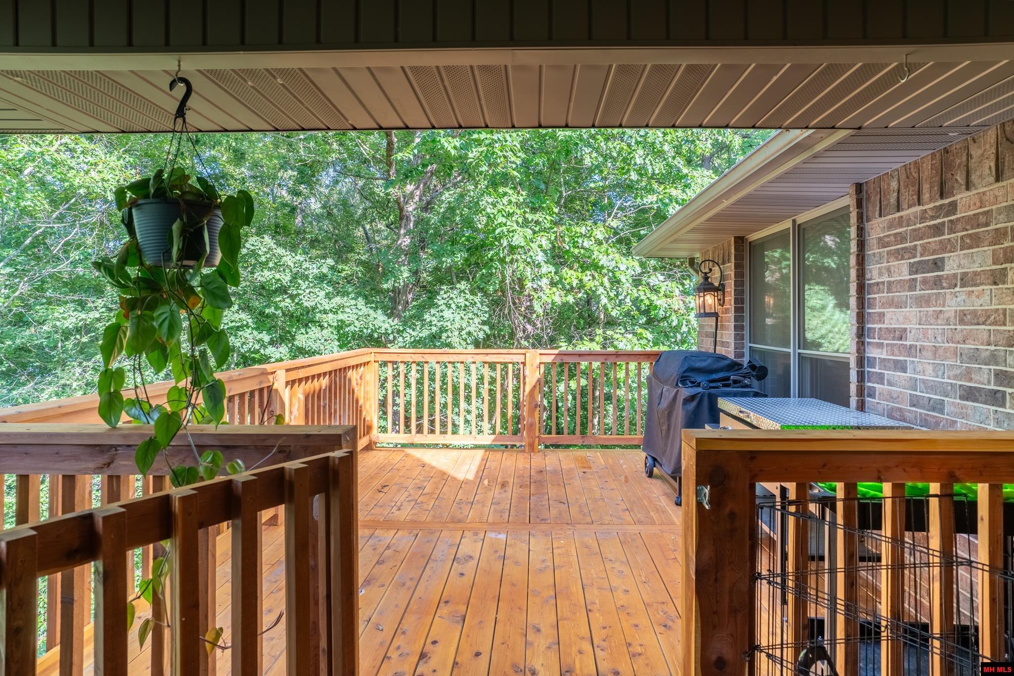 109 EDGEHILL PLACE Bull Shoals, AR 72619
