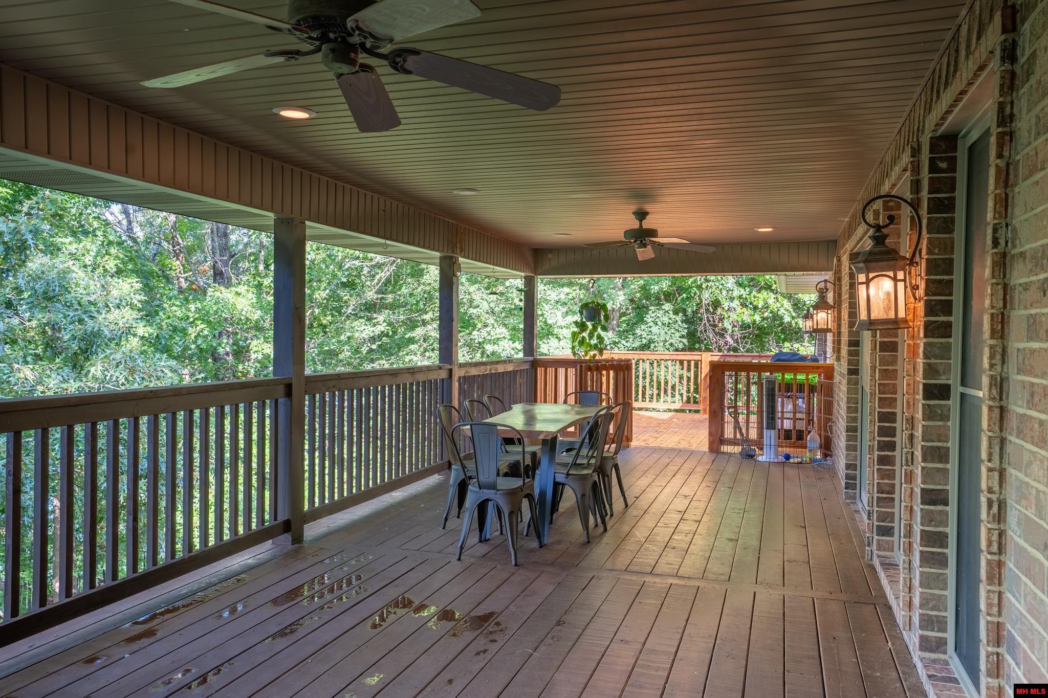 109 EDGEHILL PLACE Bull Shoals, AR 72619