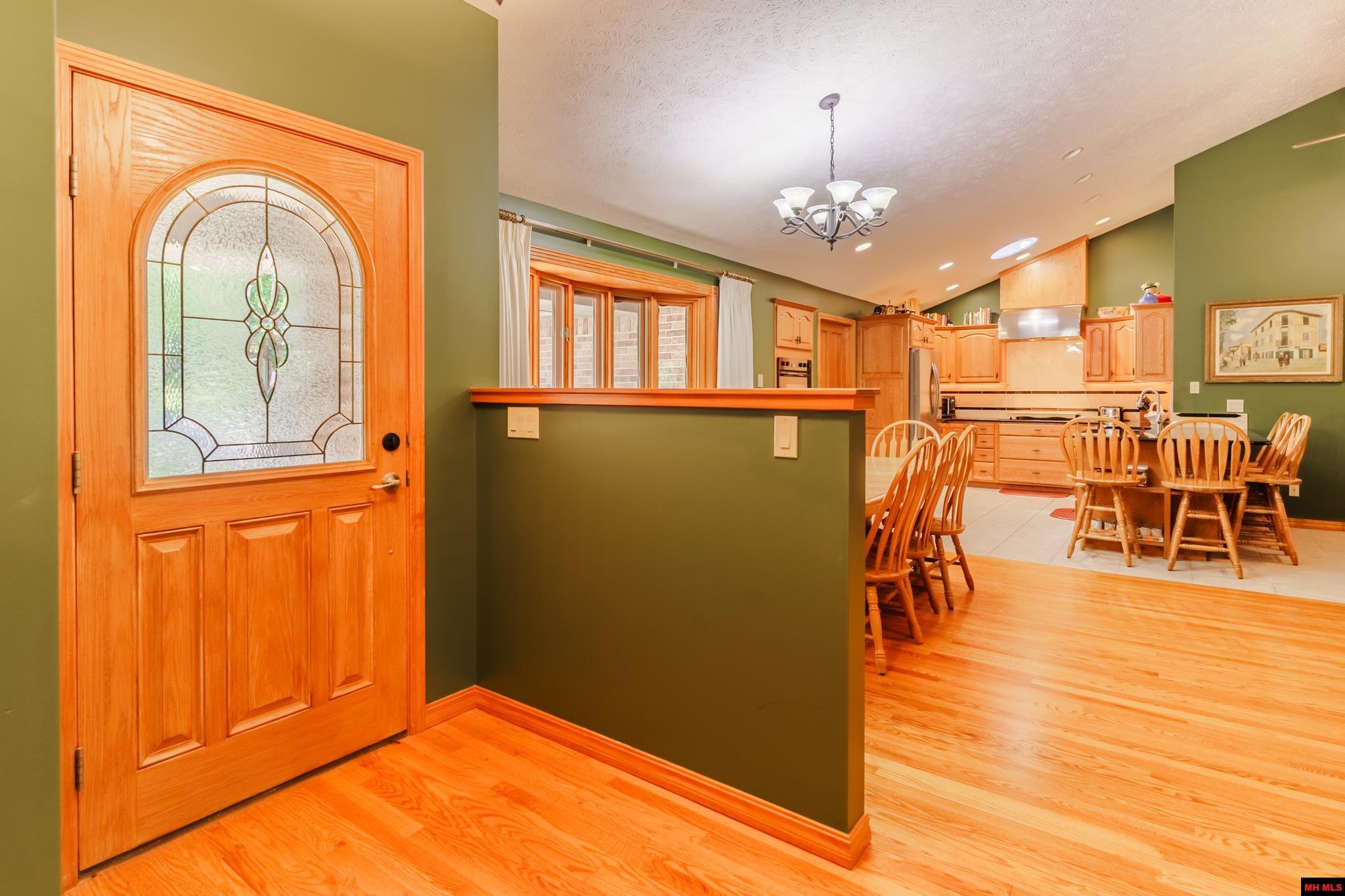 109 EDGEHILL PLACE Bull Shoals, AR 72619